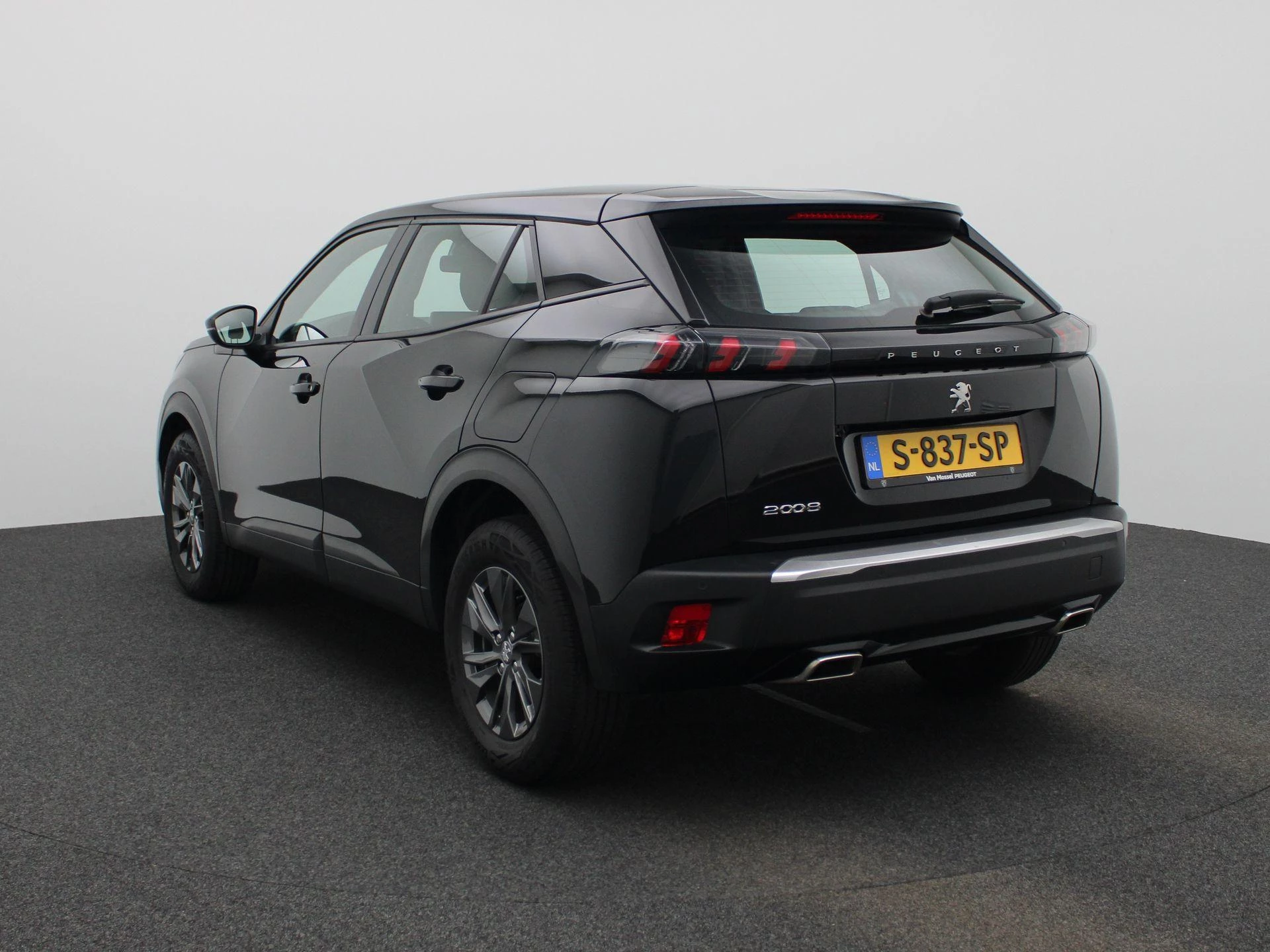 Peugeot-2008-image-1