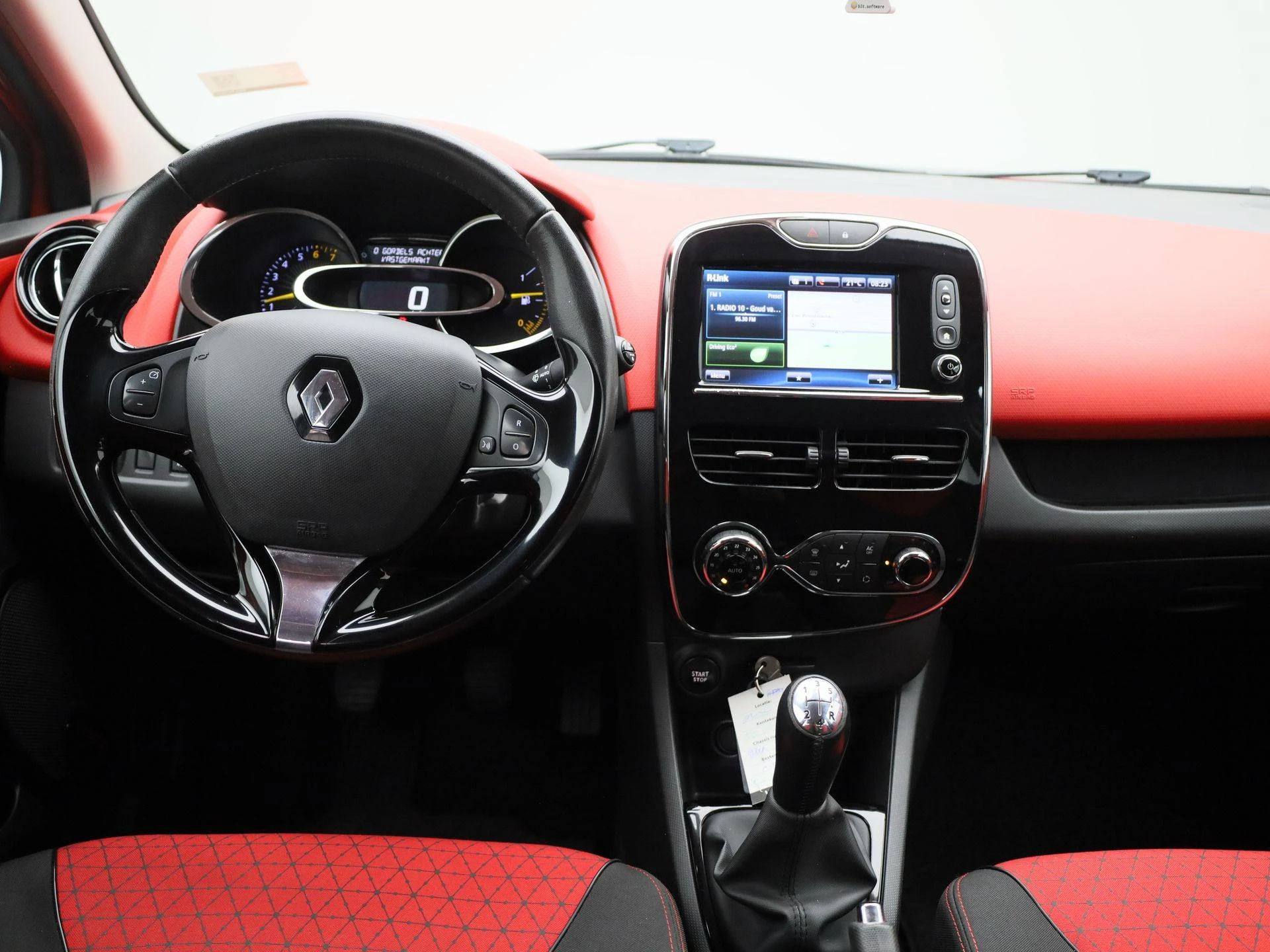 Renault-Clio-image-6