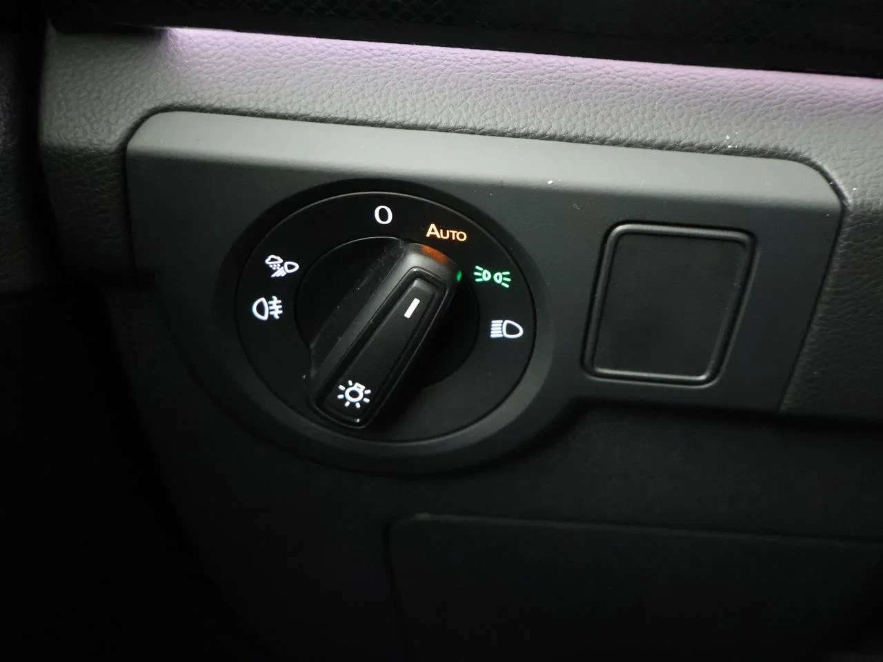 Volkswagen-T-Cross-image-4
