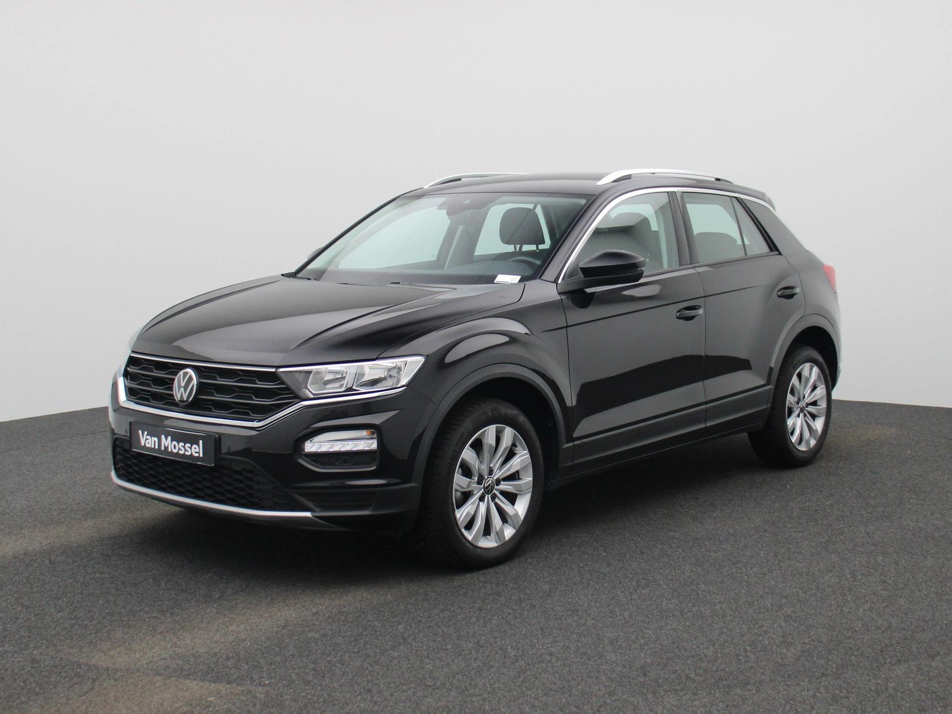 Volkswagen-T-Roc-image-0