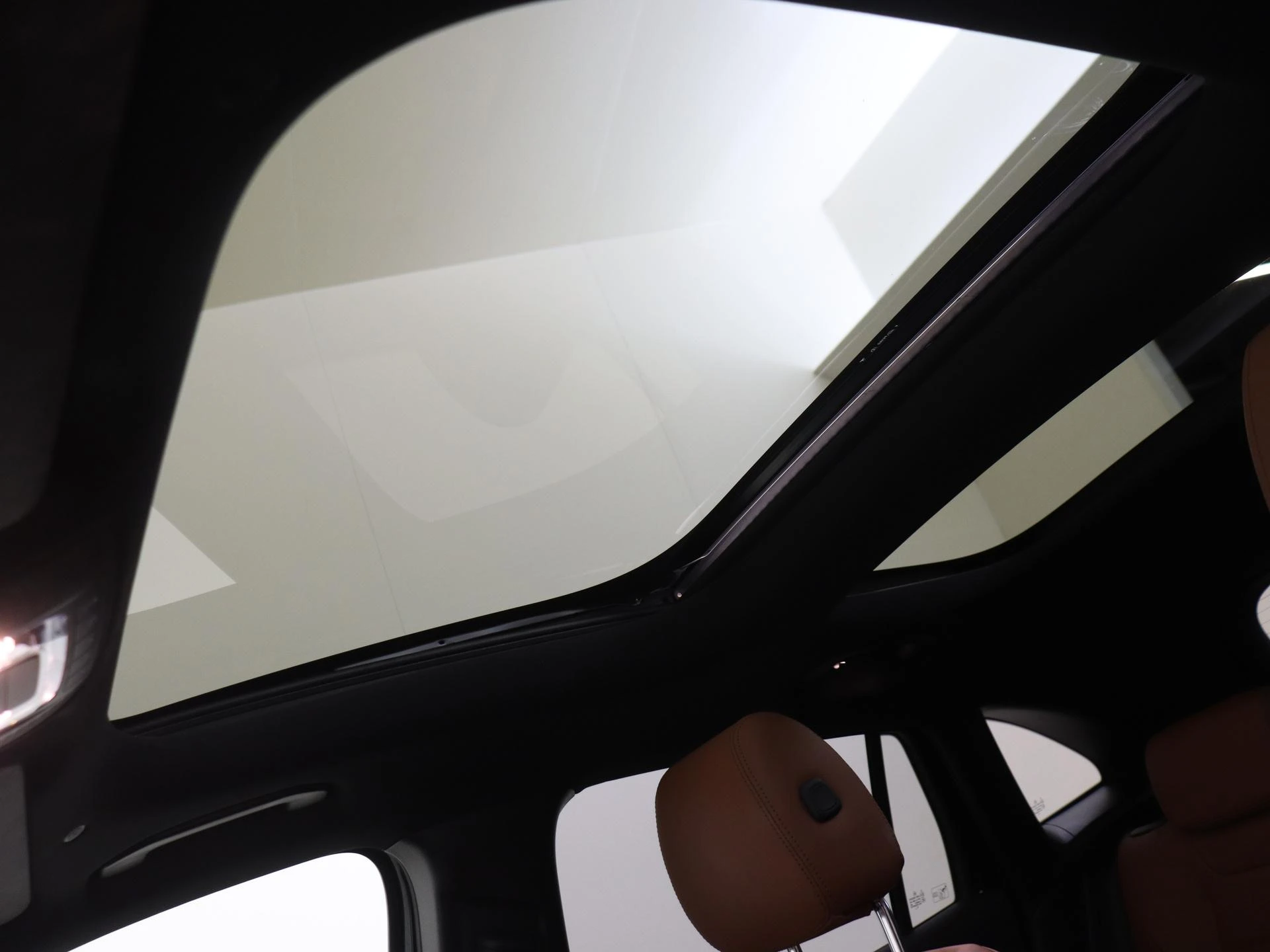 Mercedes-Benz-GLA-image-23
