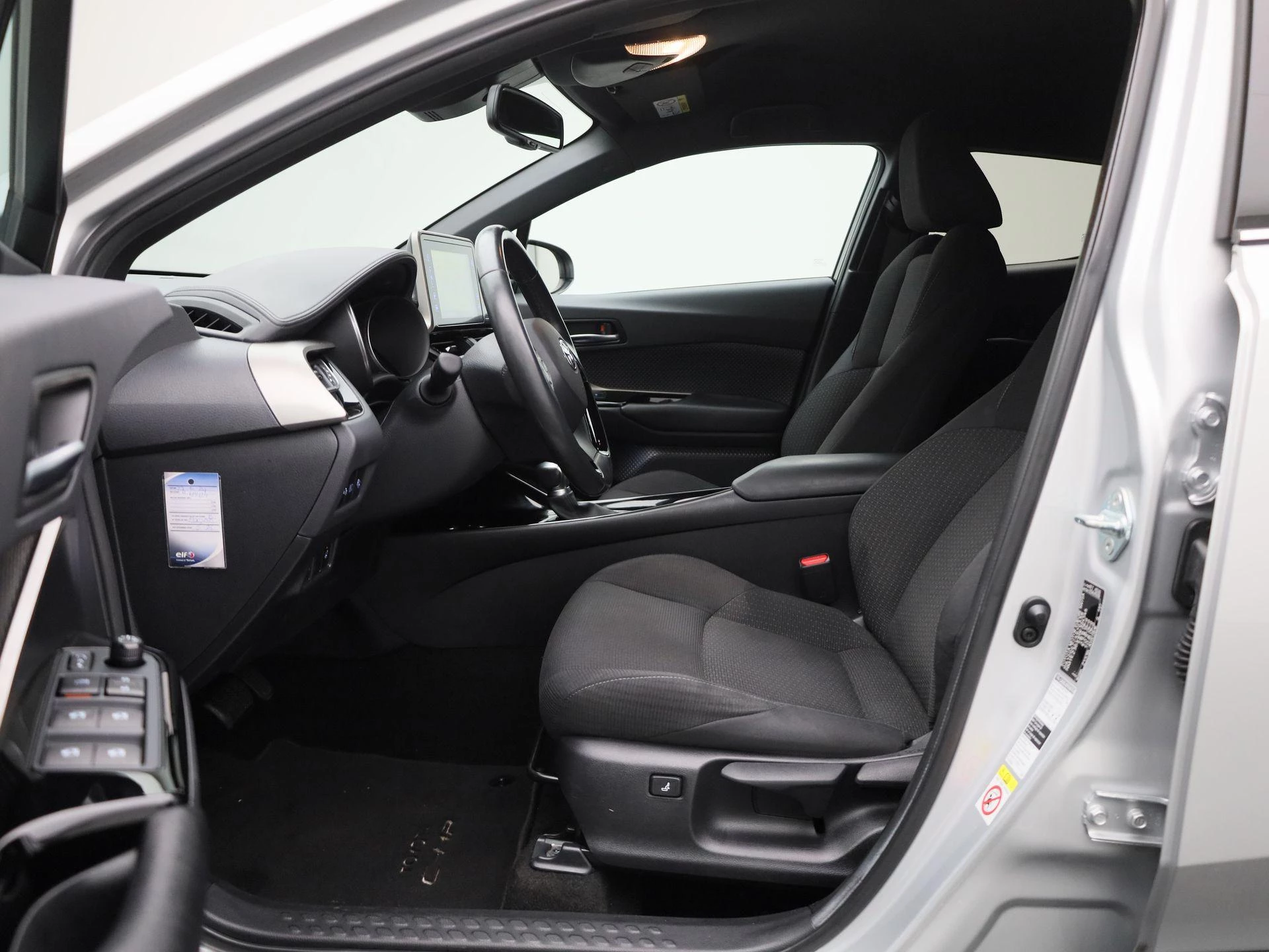 Toyota-C-HR-image-10