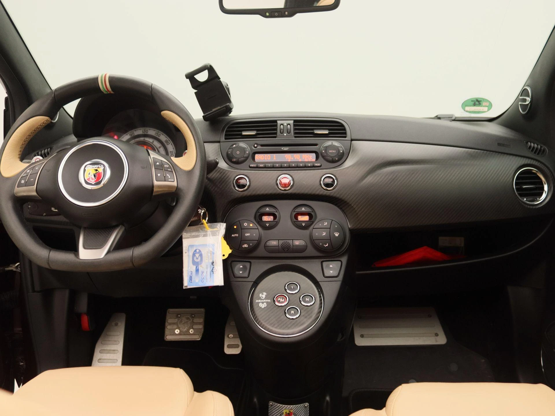 Abarth-695-image-6
