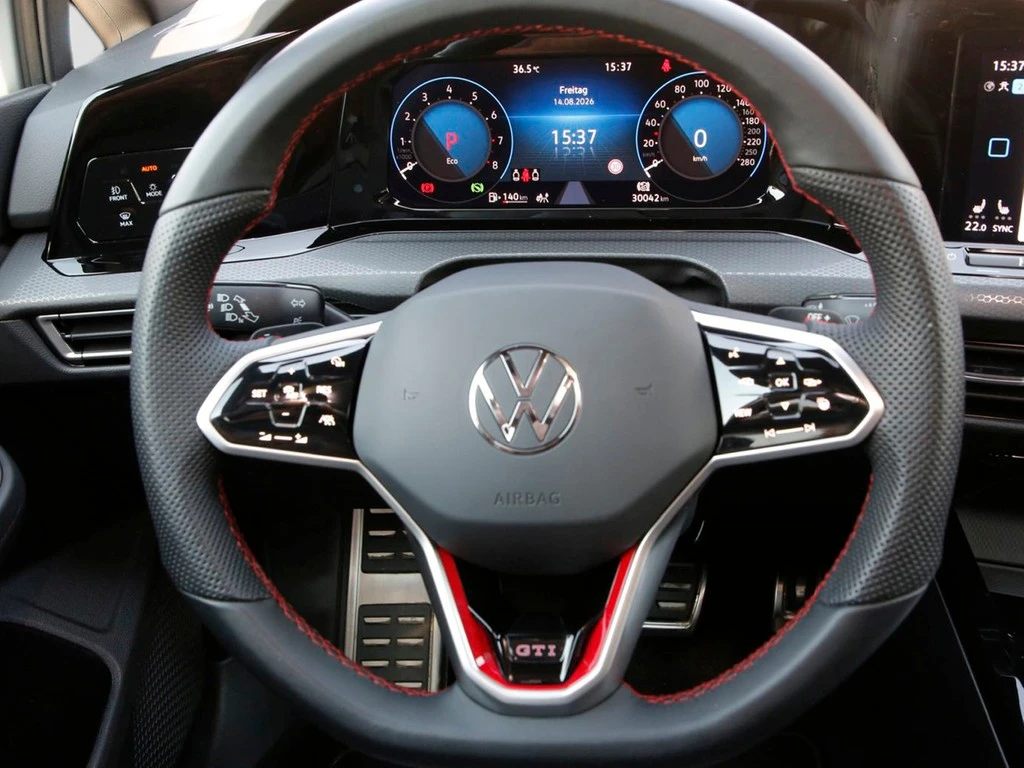 Volkswagen-Golf-image-14