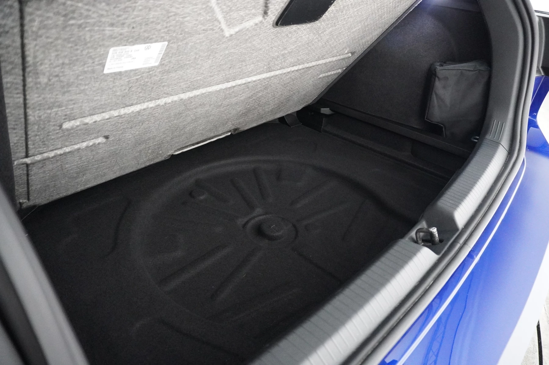 Volkswagen-Golf-image-11