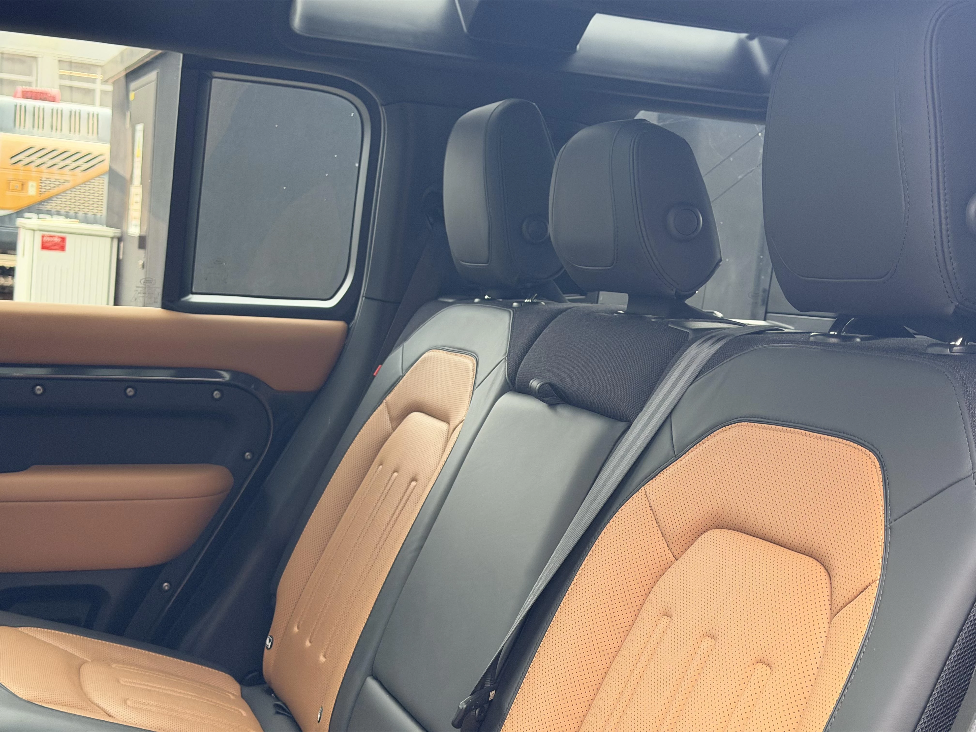 Land Rover Defender P400 XS Edition