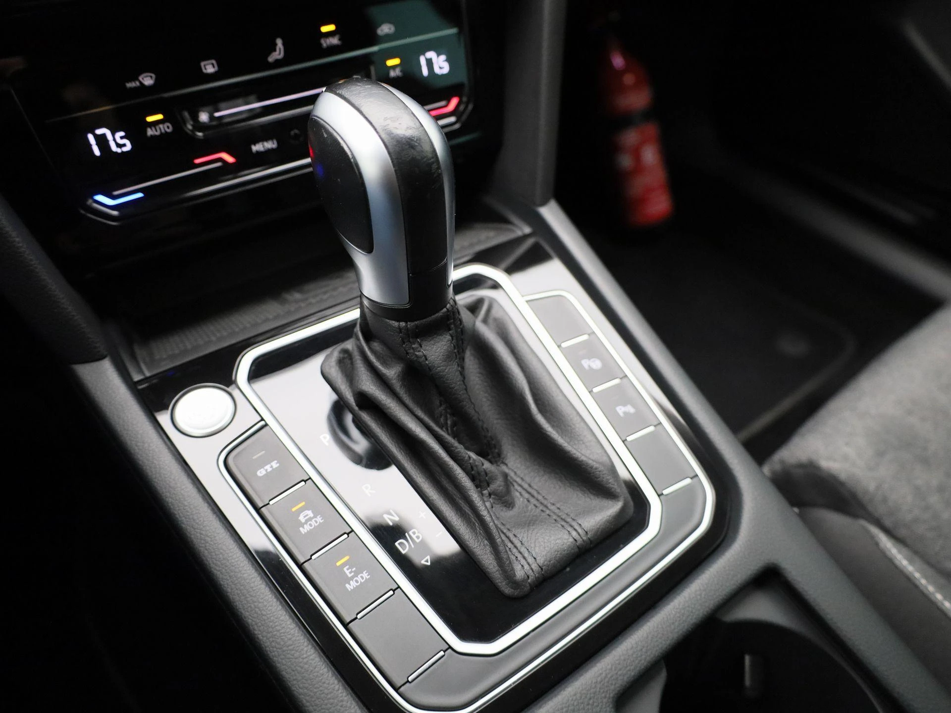 Volkswagen-Passat-image-30