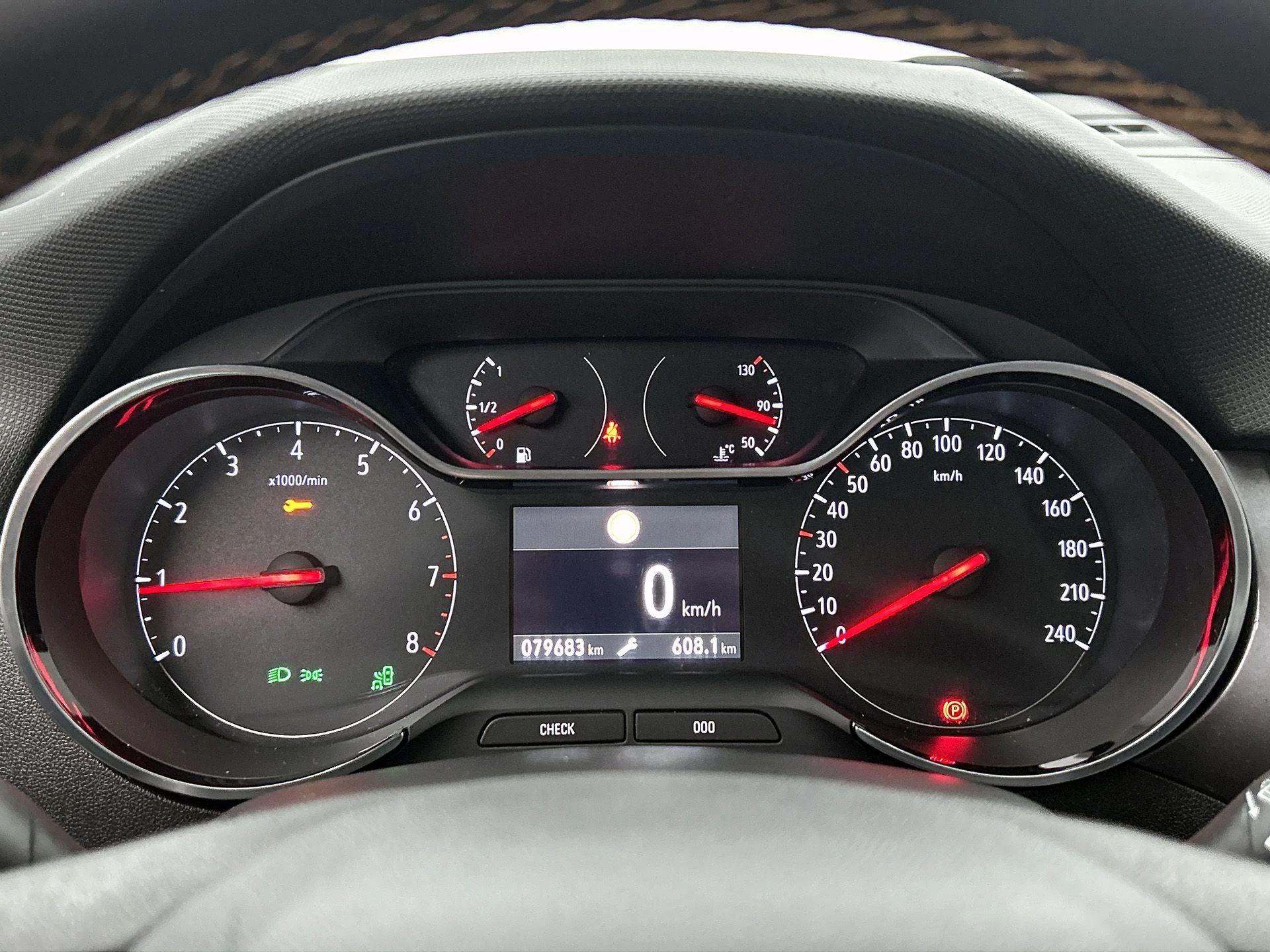Opel-Crossland X-image-13