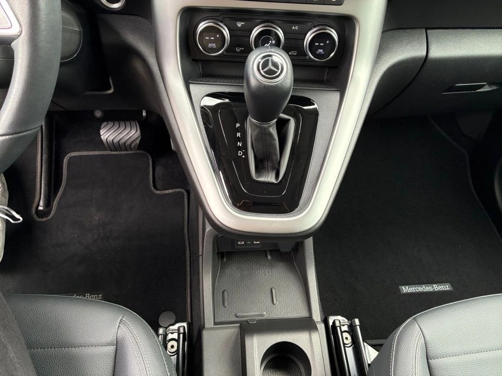 Mercedes-Benz-EQT 200-image-15