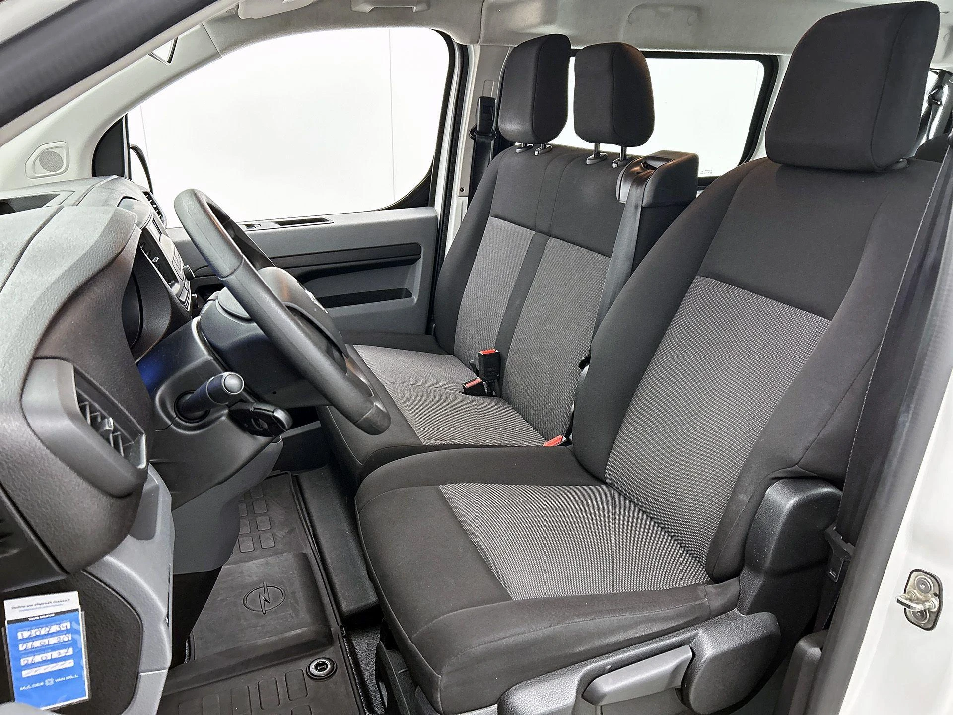 Opel-Vivaro-e-image-29