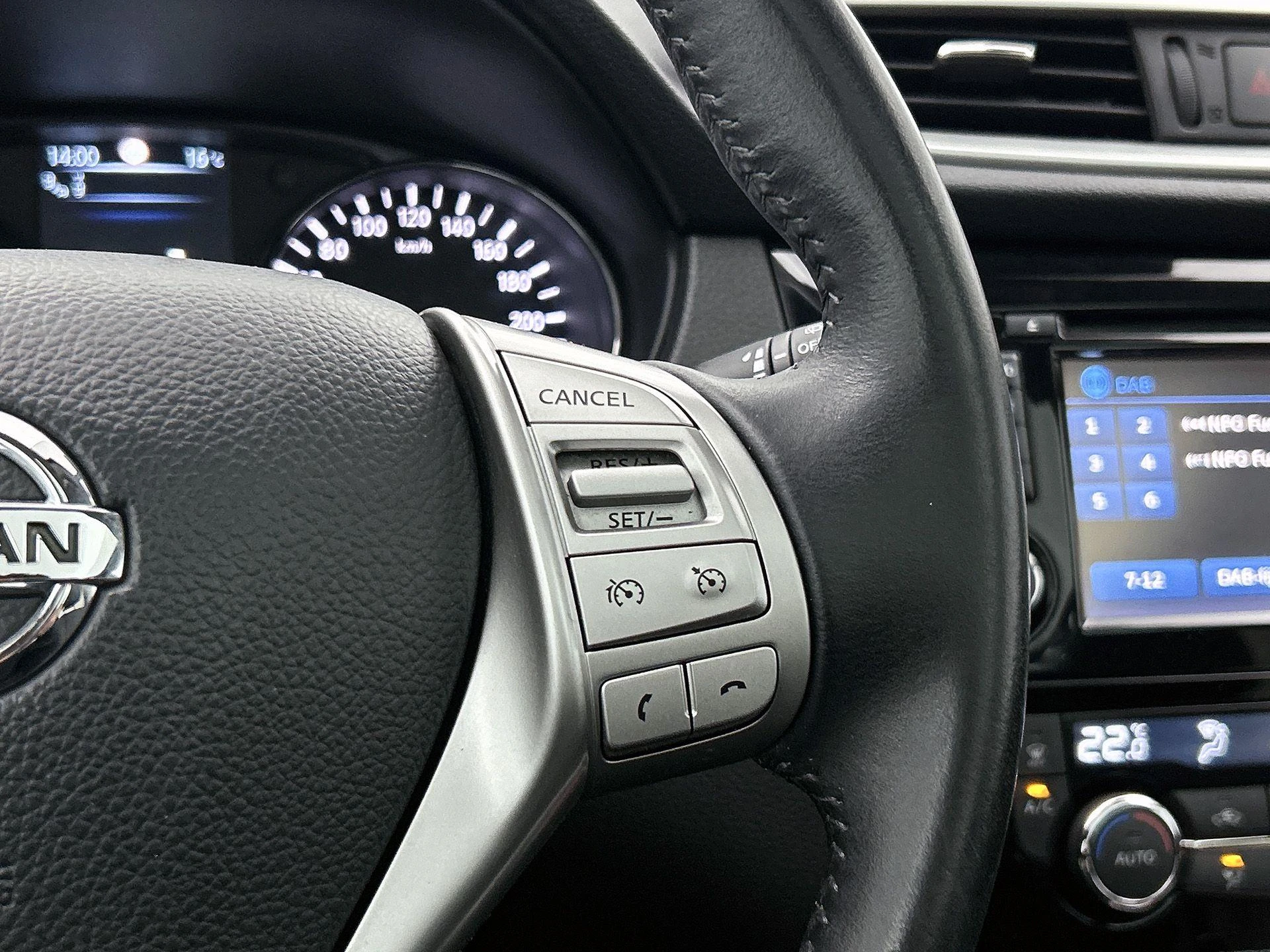 Nissan-QASHQAI-image-5