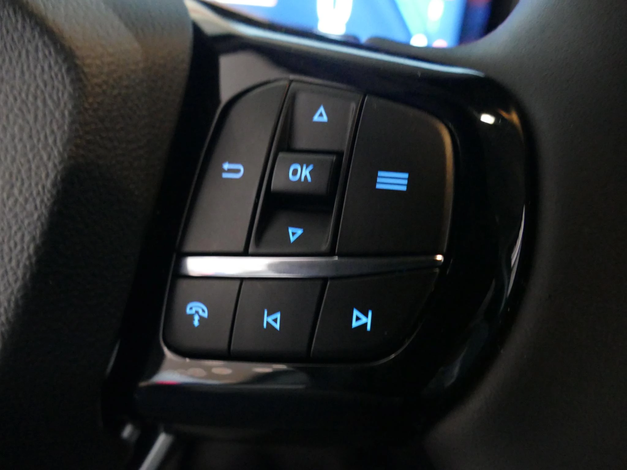 Ford-Transit Courier-image-13