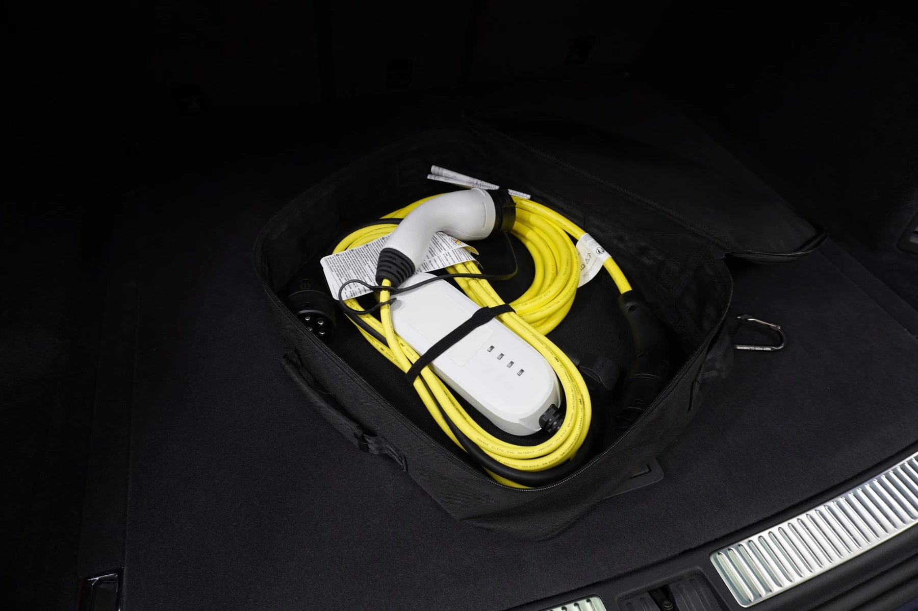 Volkswagen-Touareg-image-15