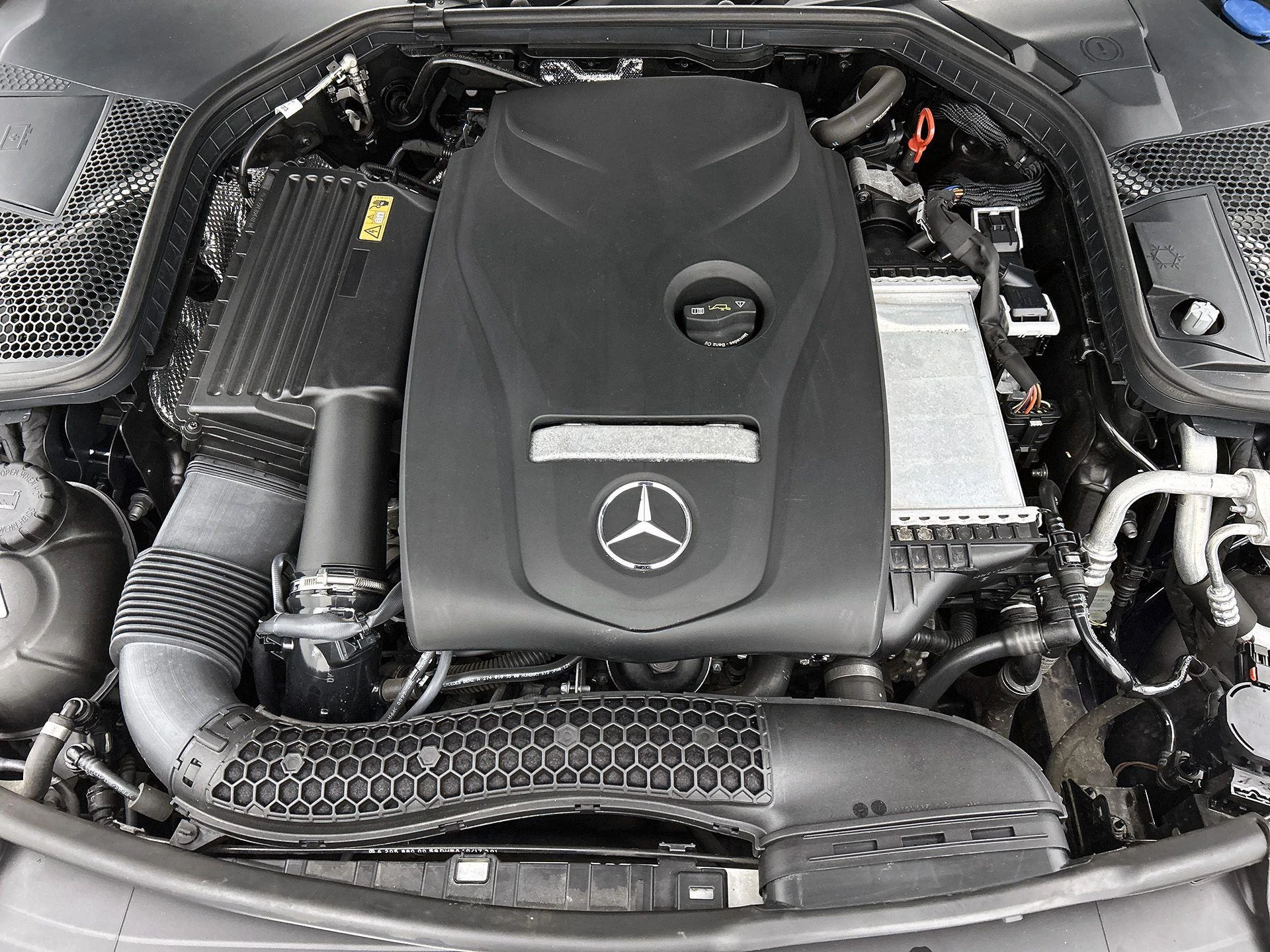Mercedes-Benz-C-Klasse-image-27