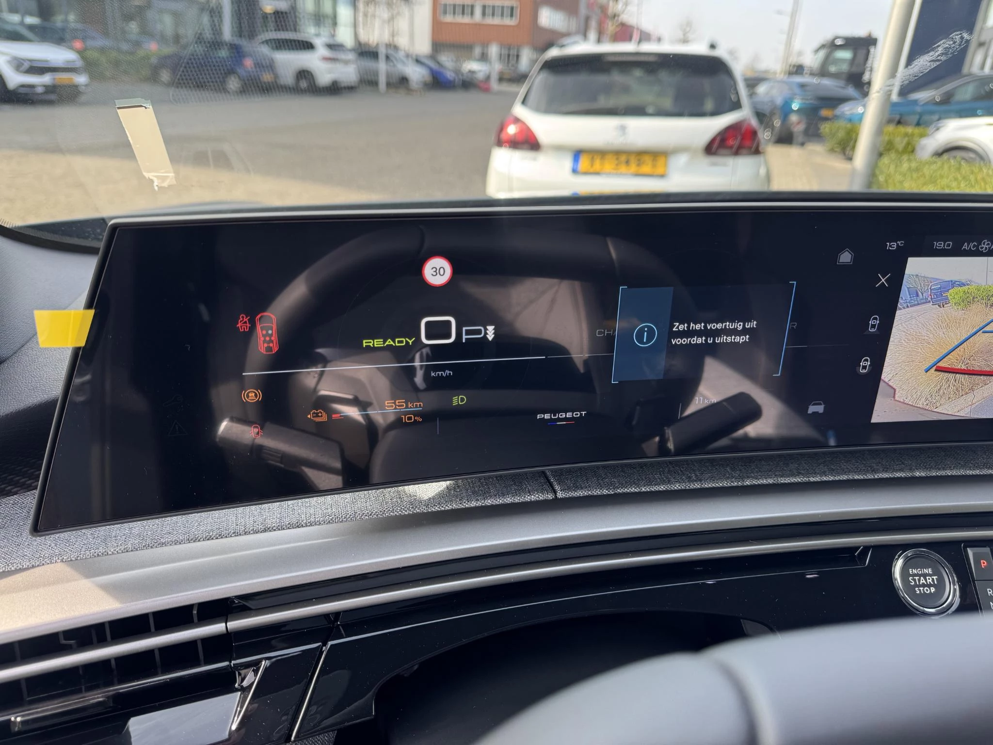 Peugeot-e-5008-image-19