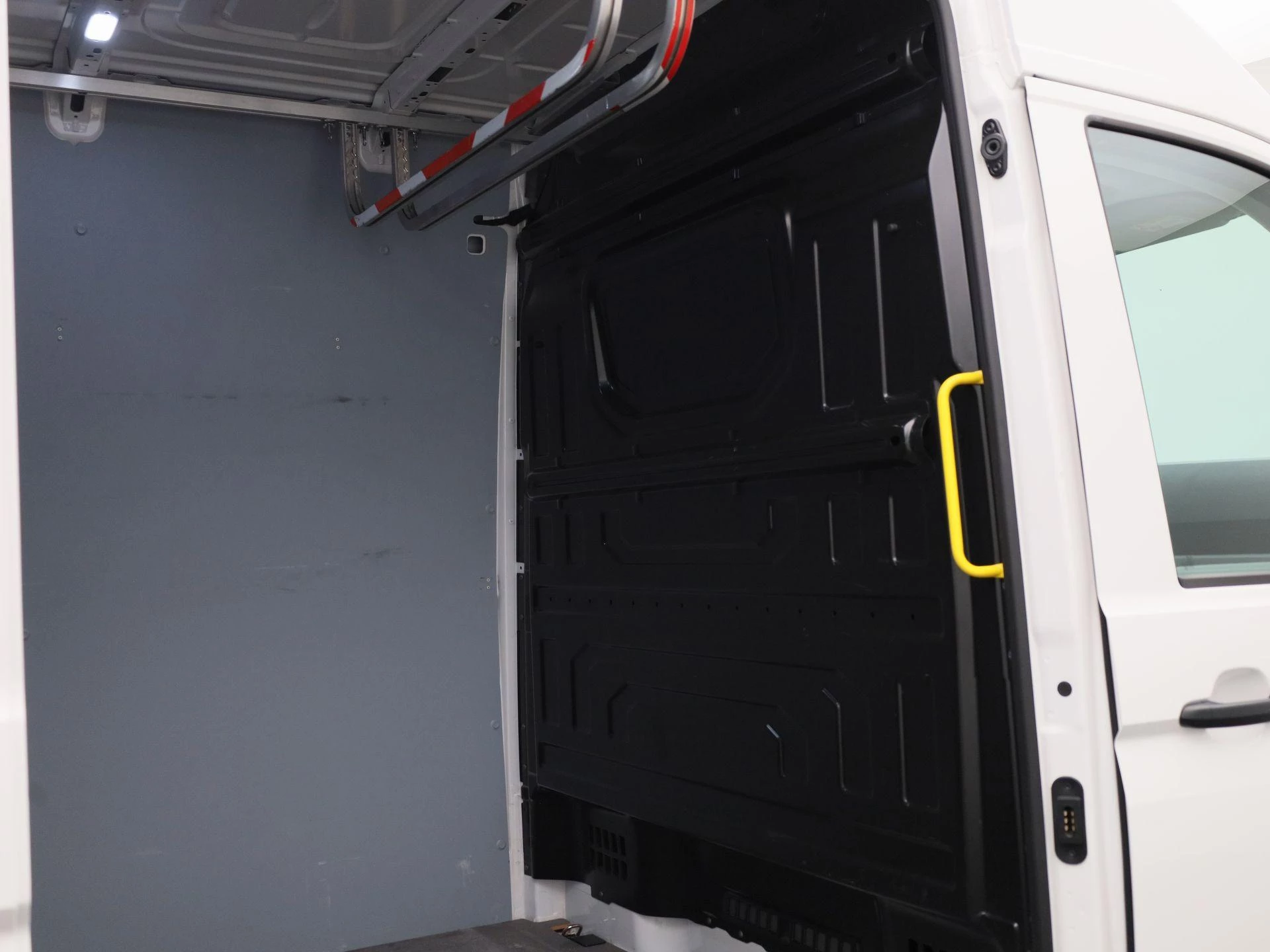 Volkswagen Crafter 2.0 TDI L3H3 140PK