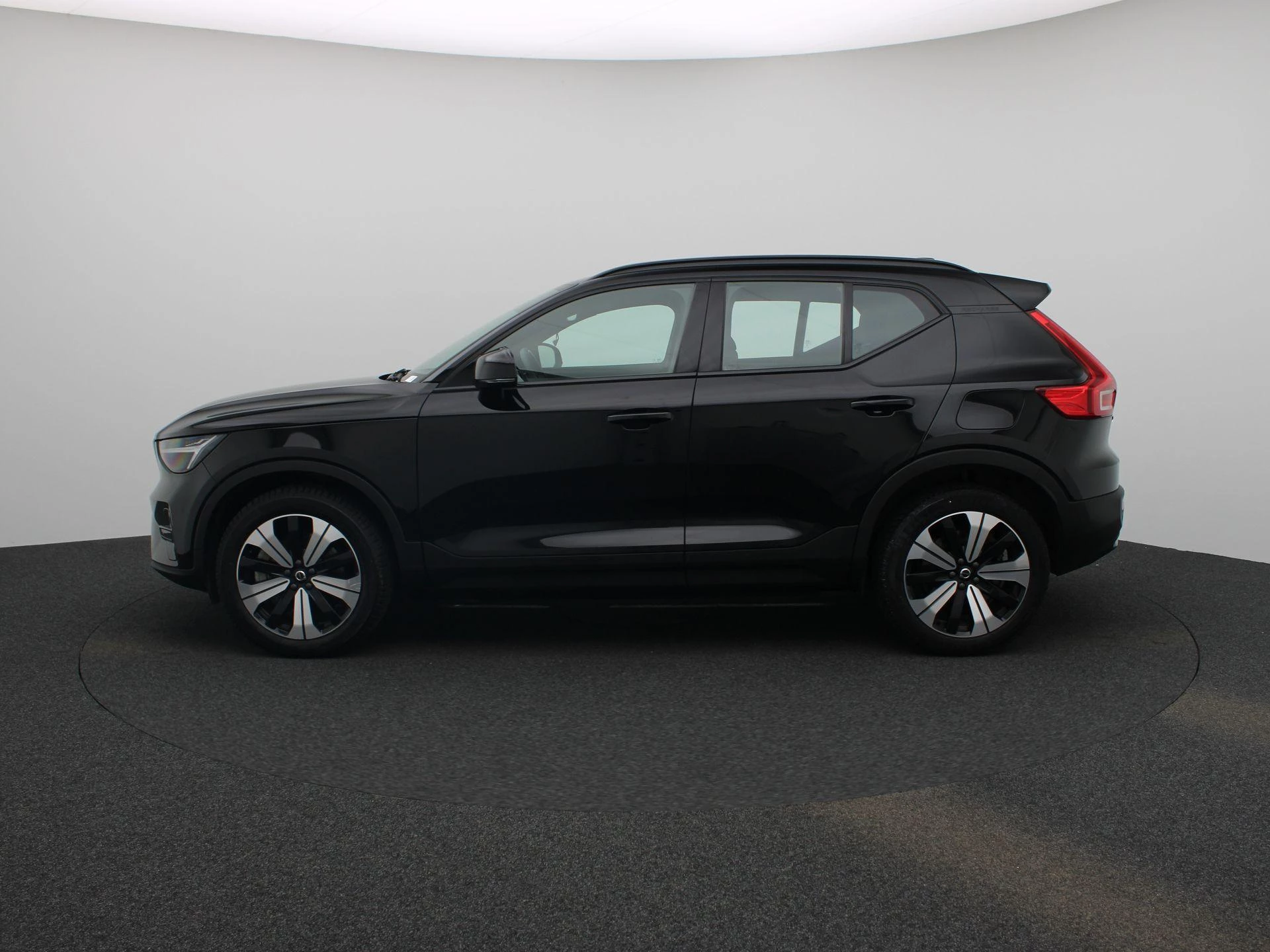 Volvo-XC40-image-3