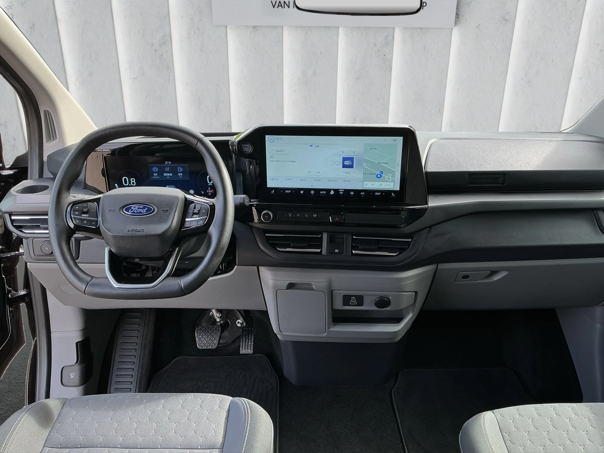 Ford-Tourneo Custom-image-11