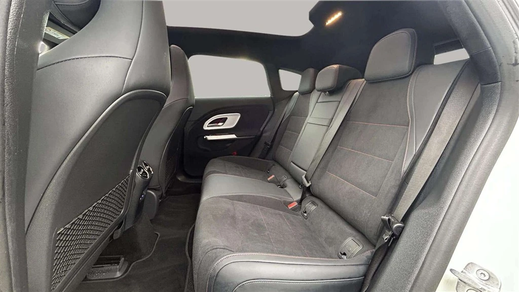 Mercedes-Benz-CLA-image-21