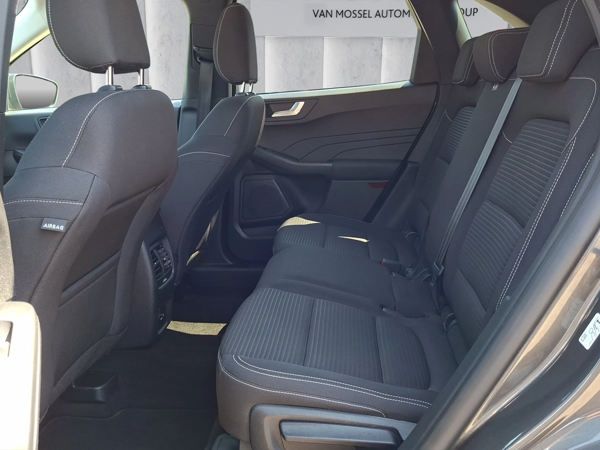 Ford Kuga Titanium 1.5 EB LED | GJR | RFK | SHZ | PDC | LMF | Navi | Klima | BT