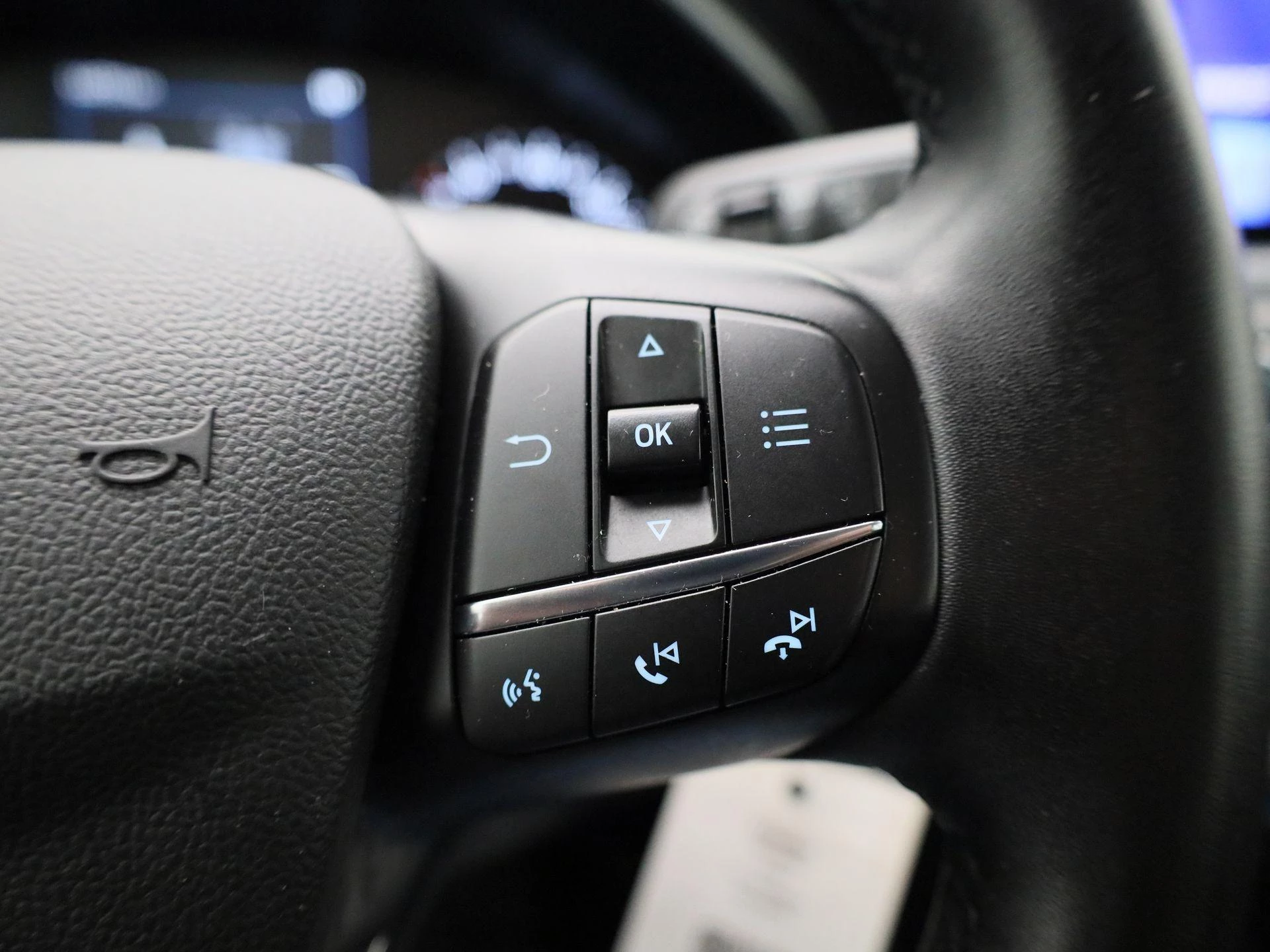 Ford Focus Wagon 1.0 EcoBoost Hybrid Connected