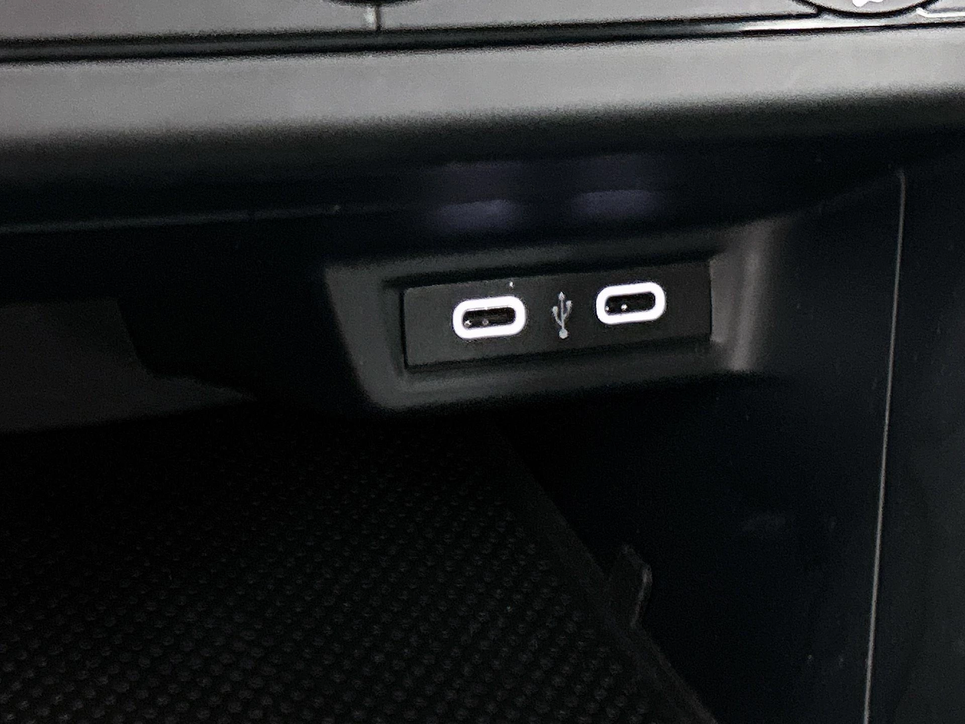 Volkswagen-Polo-image-30