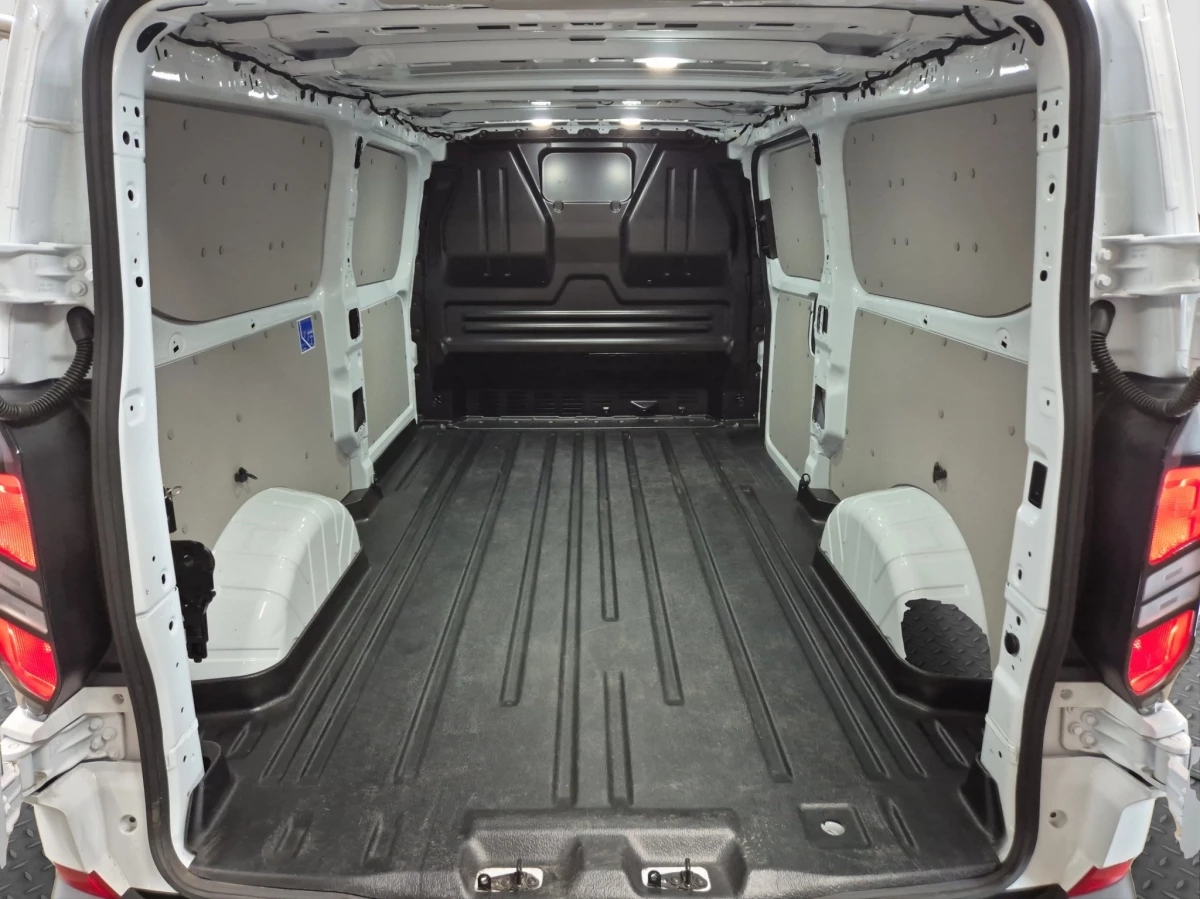 Ford-Transit Custom-image-8