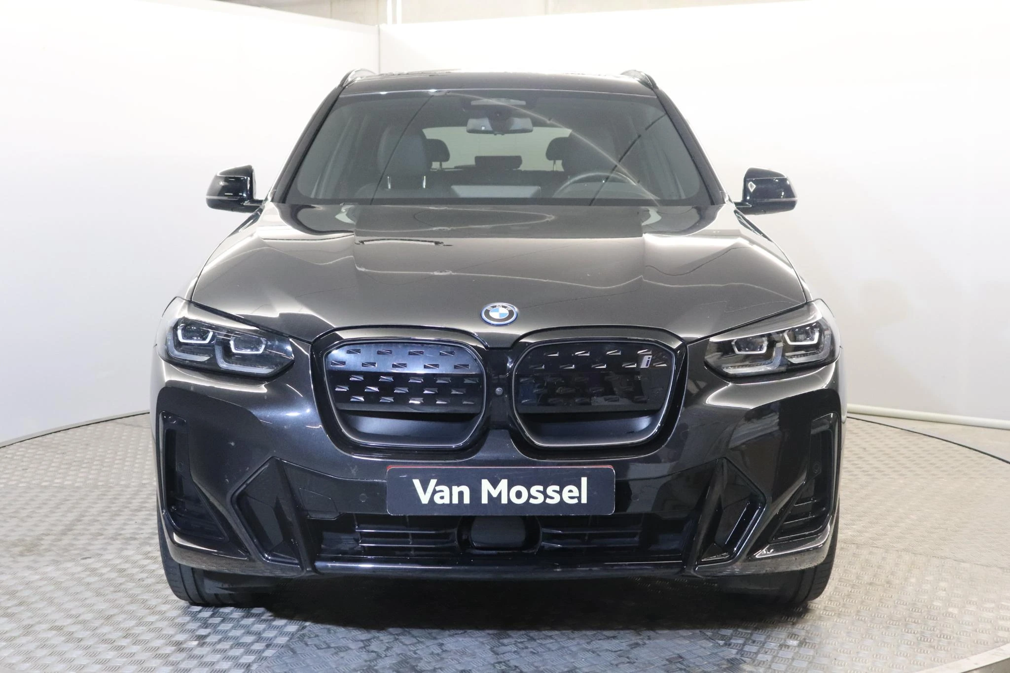 BMW-iX3-image-1