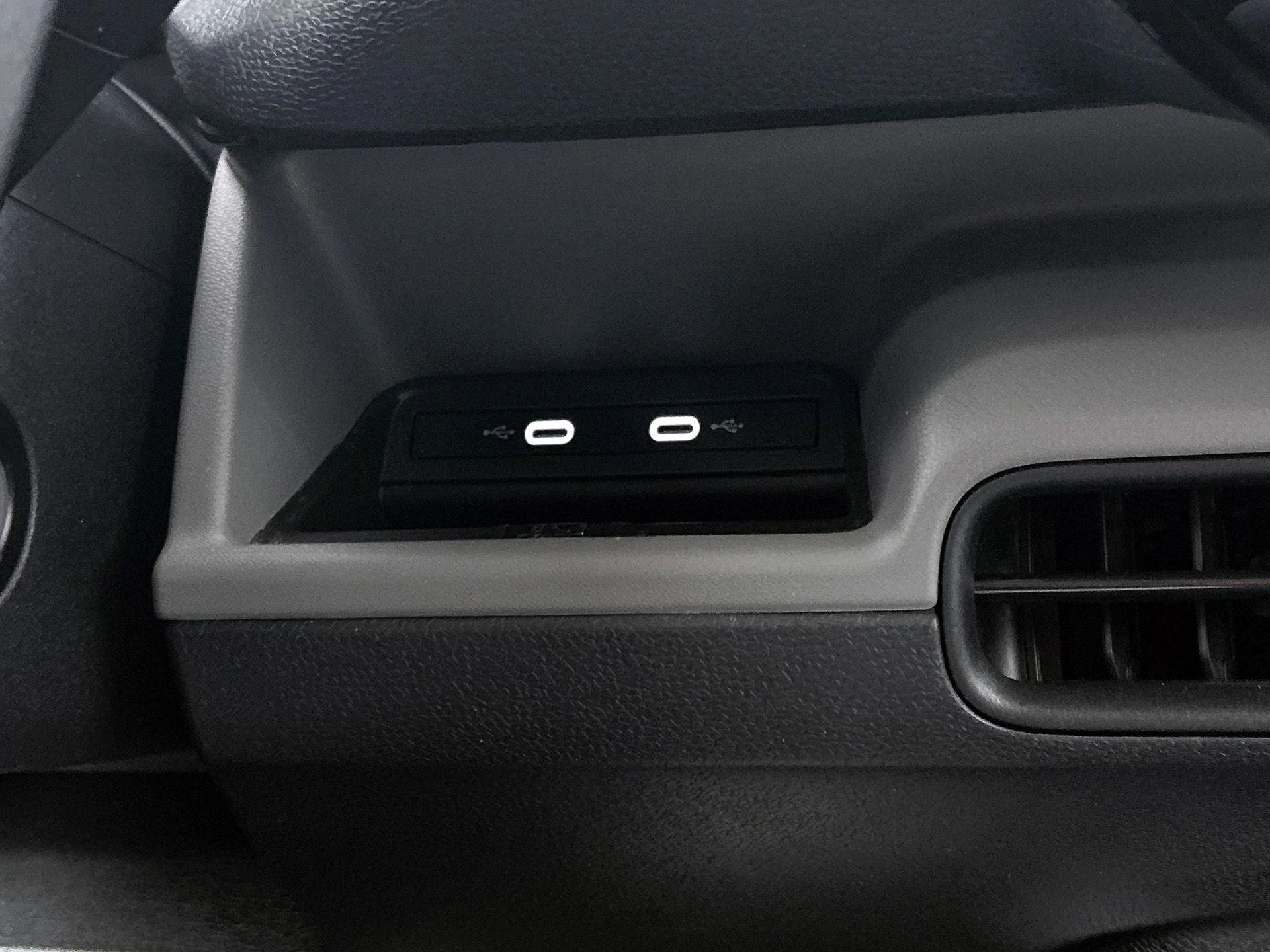 Volkswagen-ID. Buzz Cargo-image-21