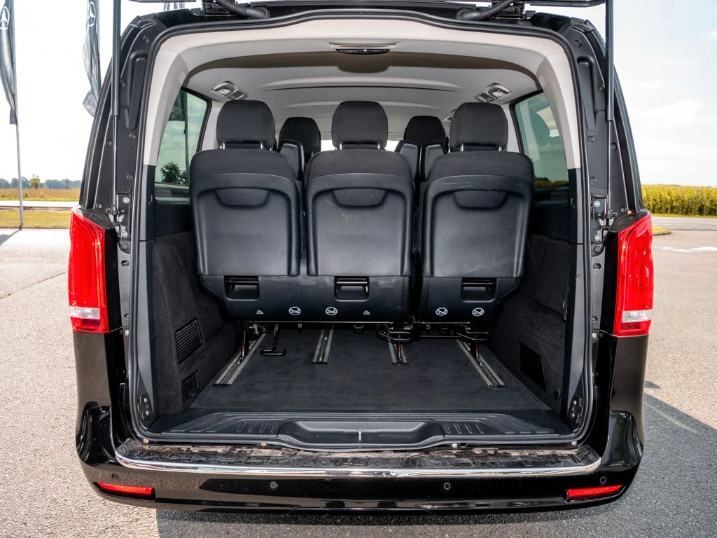 Mercedes-Benz-V-Klasse 300-image-13