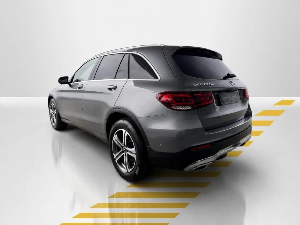 Mercedes-Benz-GLC 220 d-image-11