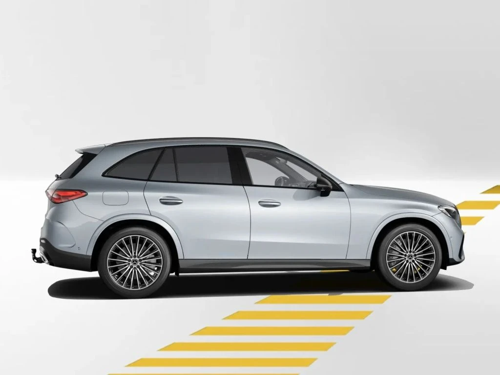 Mercedes-Benz-GLC 300 de-image-6