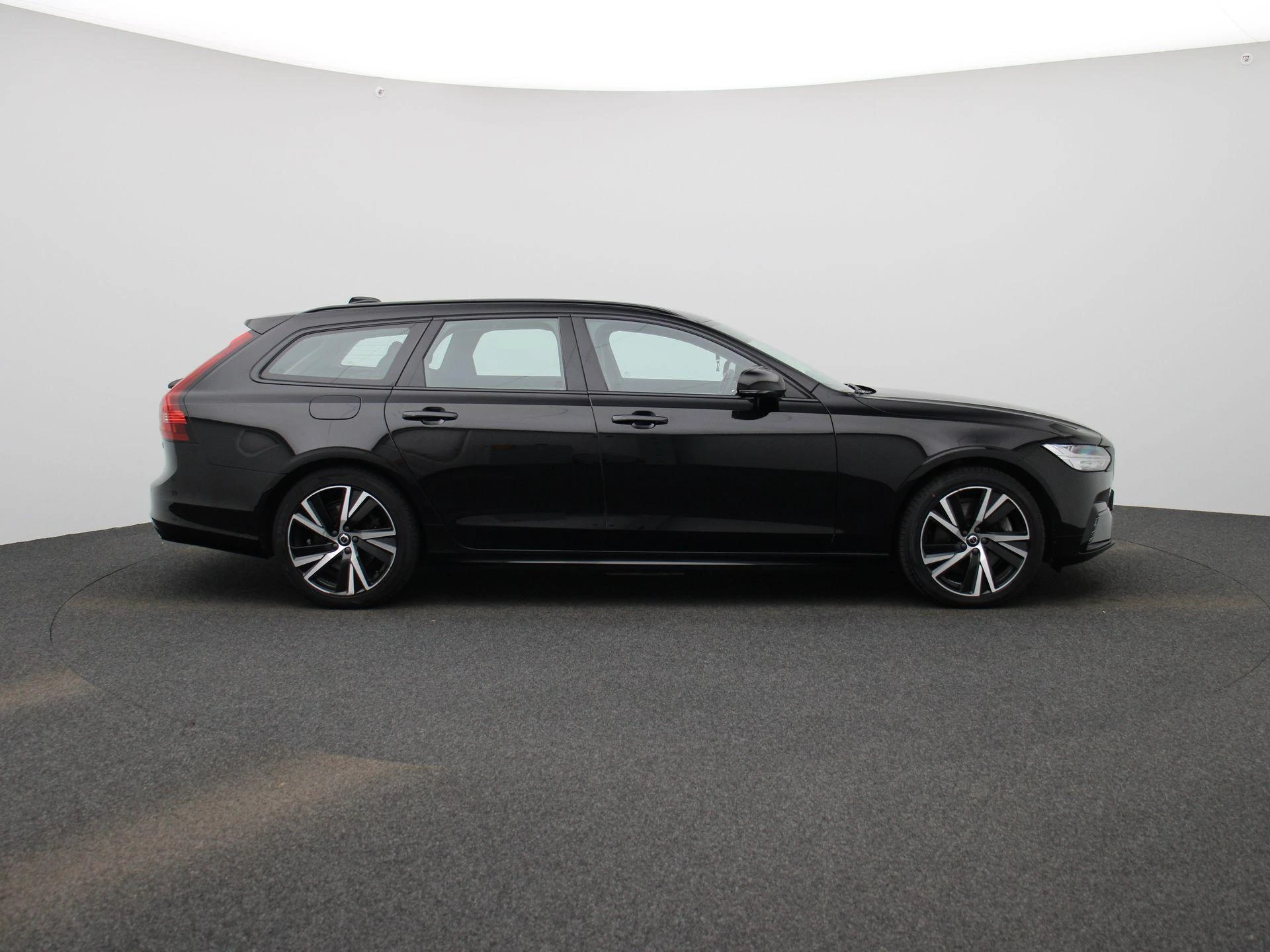 Volvo-V90-image-5
