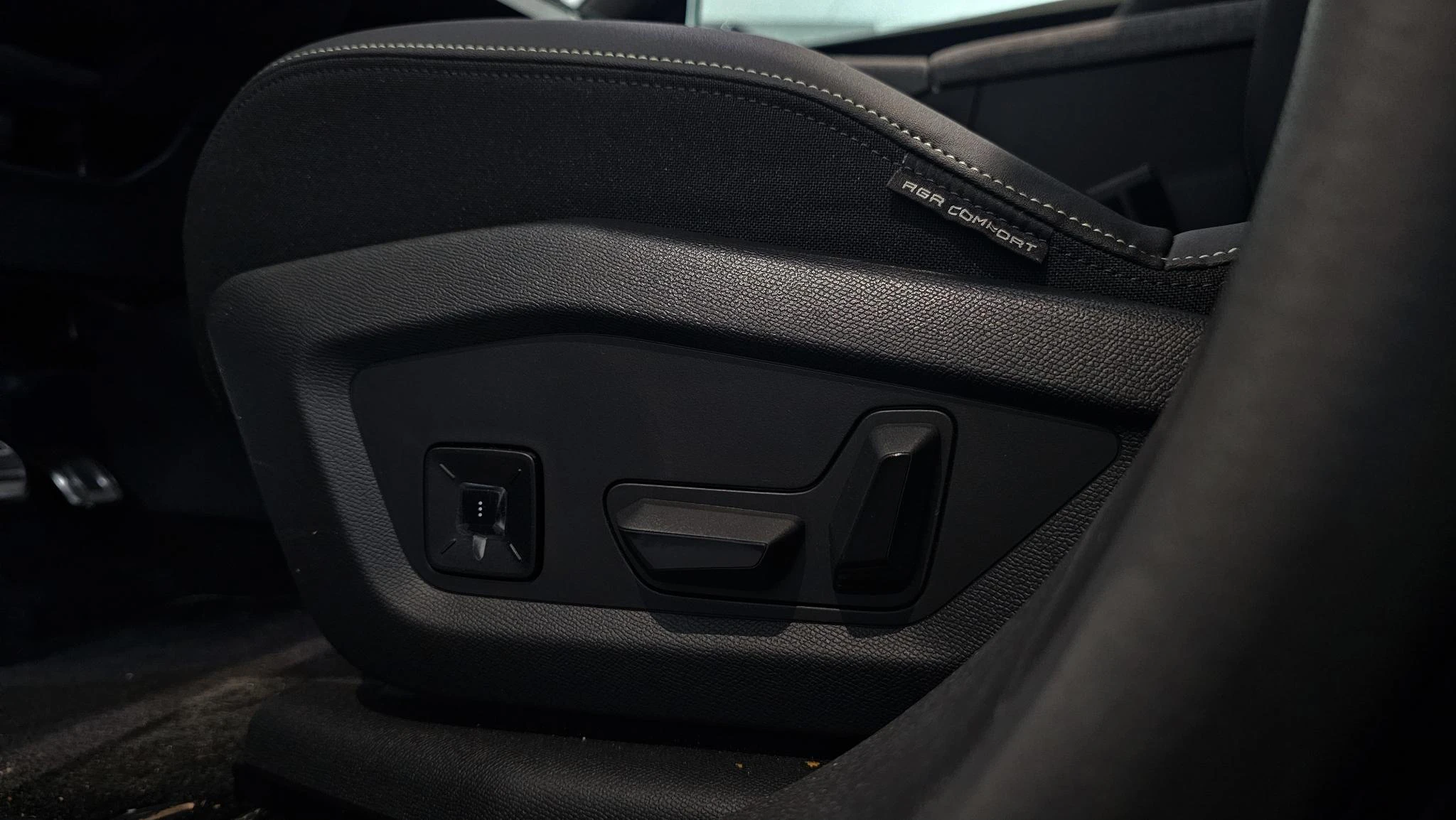 Peugeot-e-5008-image-21