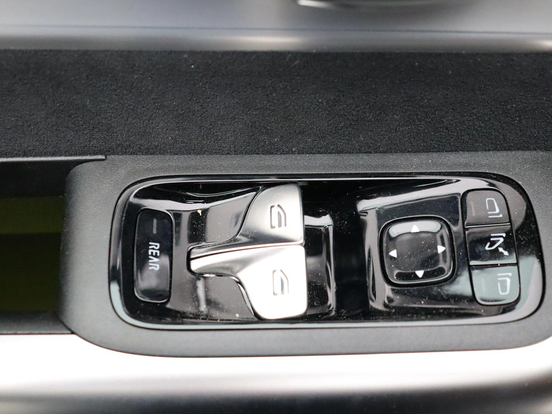 Mercedes-Benz-CLA-image-9