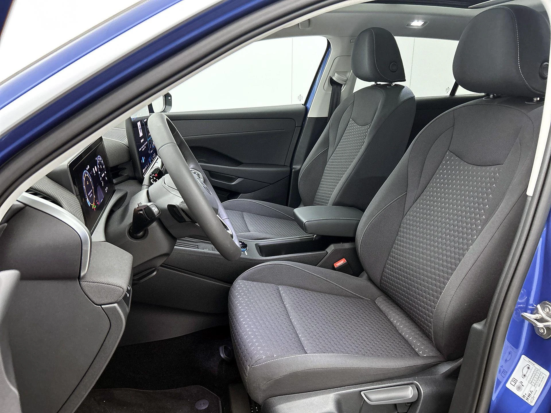 Volkswagen-T-Roc-image-43