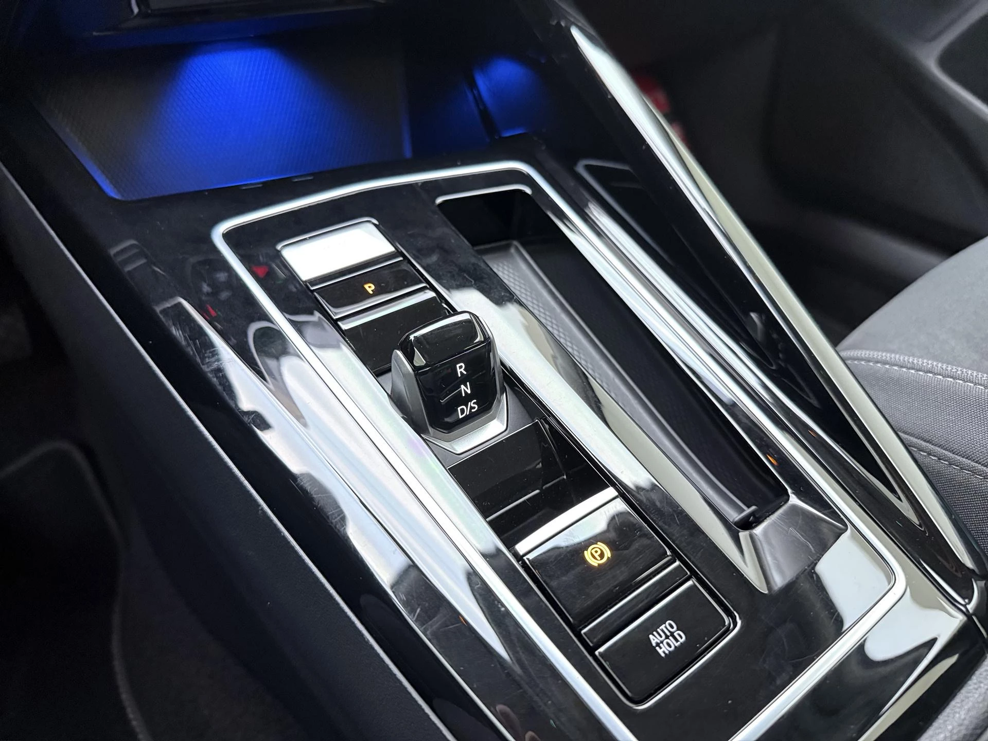 Volkswagen-Golf-image-21