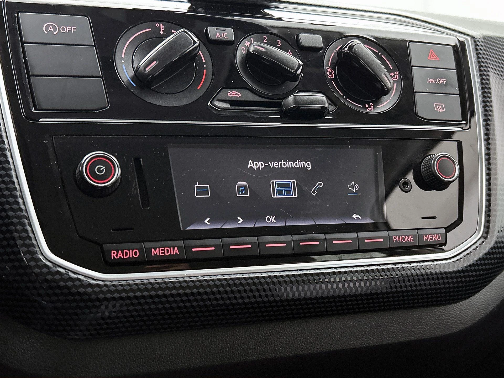 Volkswagen-up!-image-5