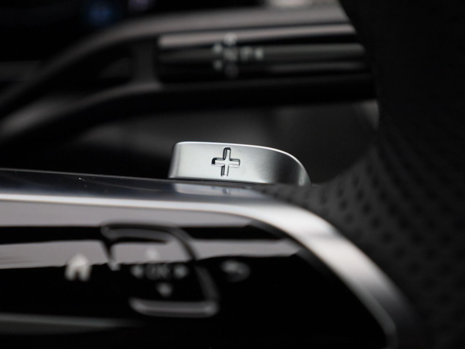 Mercedes-Benz-GLC-image-30
