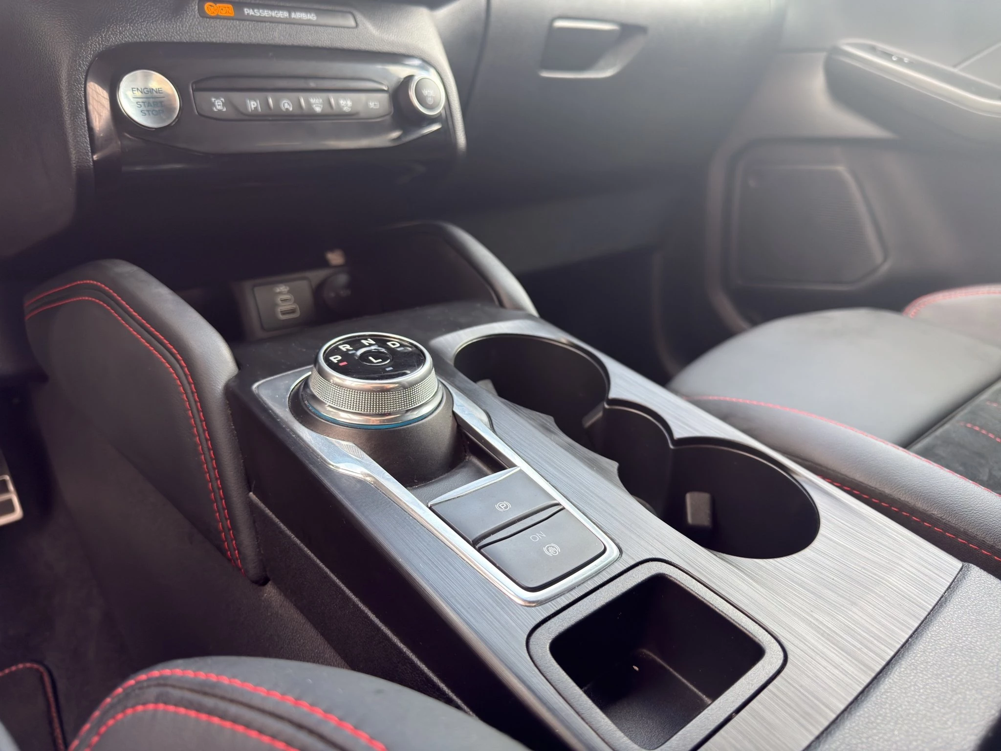 Ford Kuga ST-Line X Aut.*360GRAD*LED-MATRIX*NAVI*GRA*WINTER-PKT.