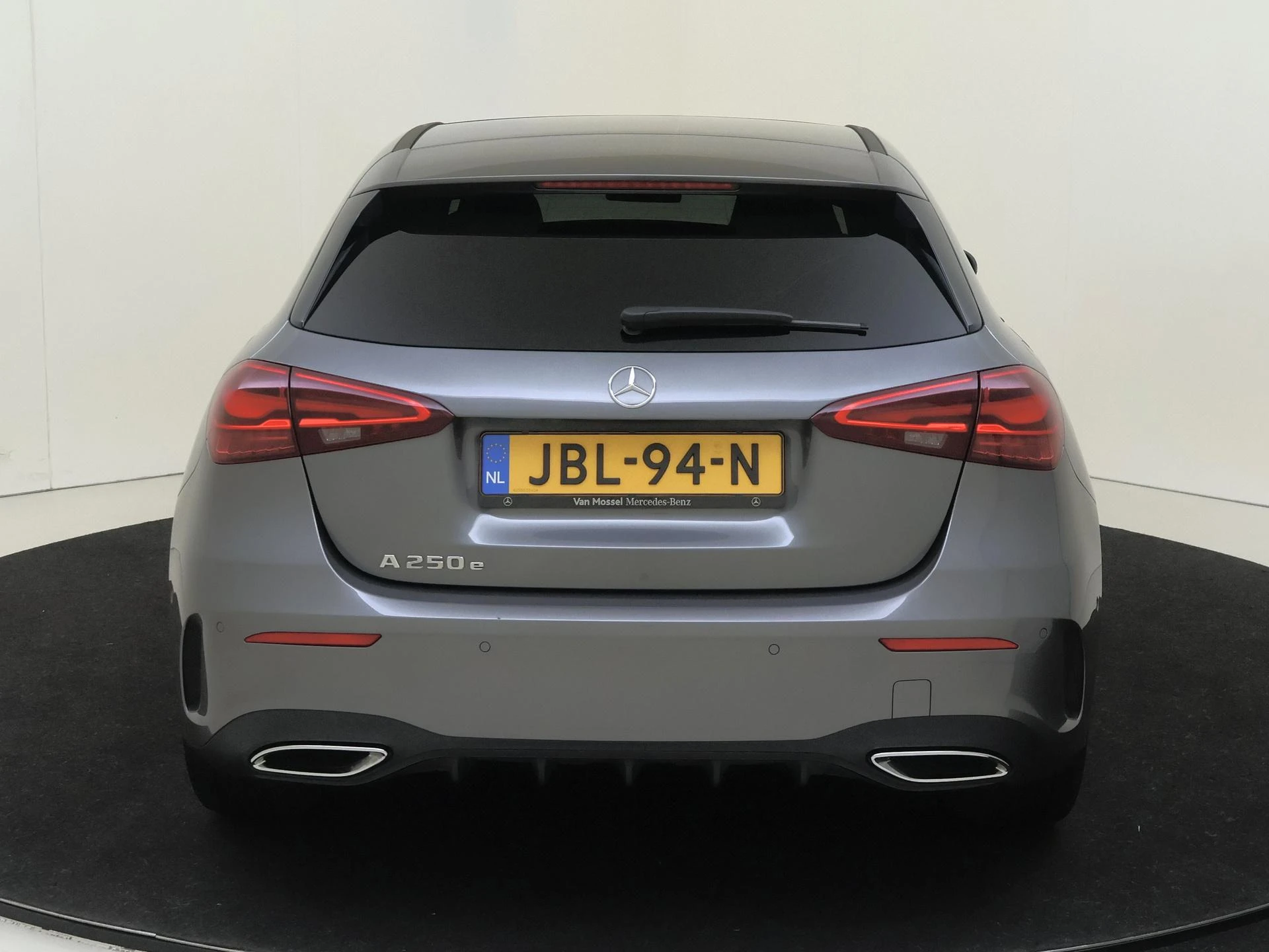 Mercedes-Benz-A-Klasse-image-6