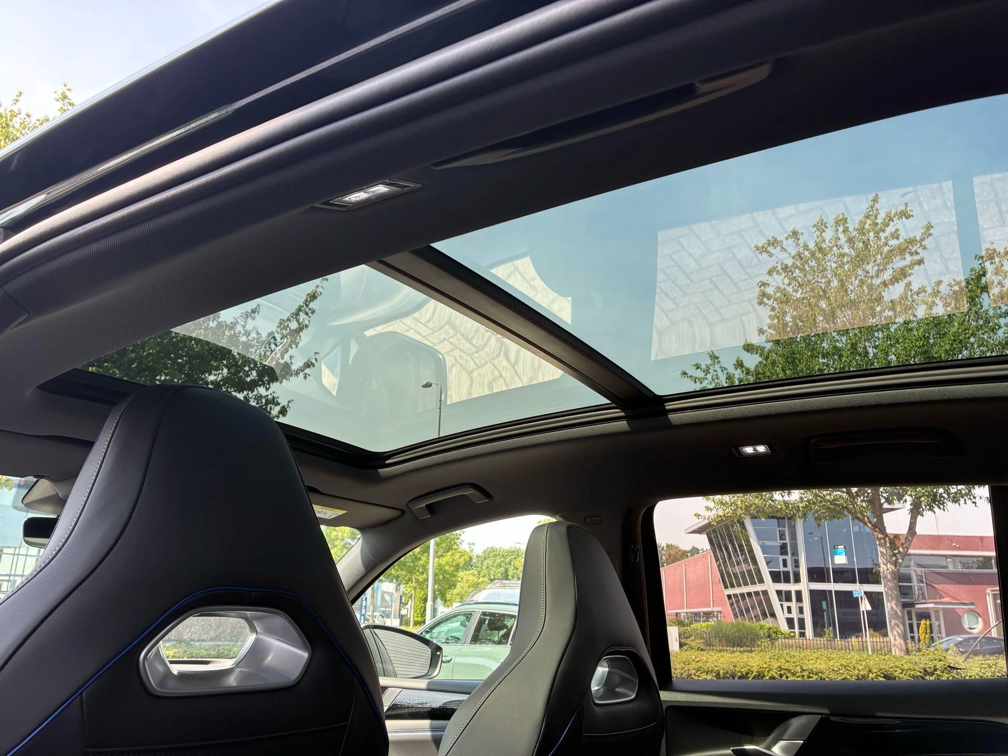 Volkswagen-Tiguan-image-9