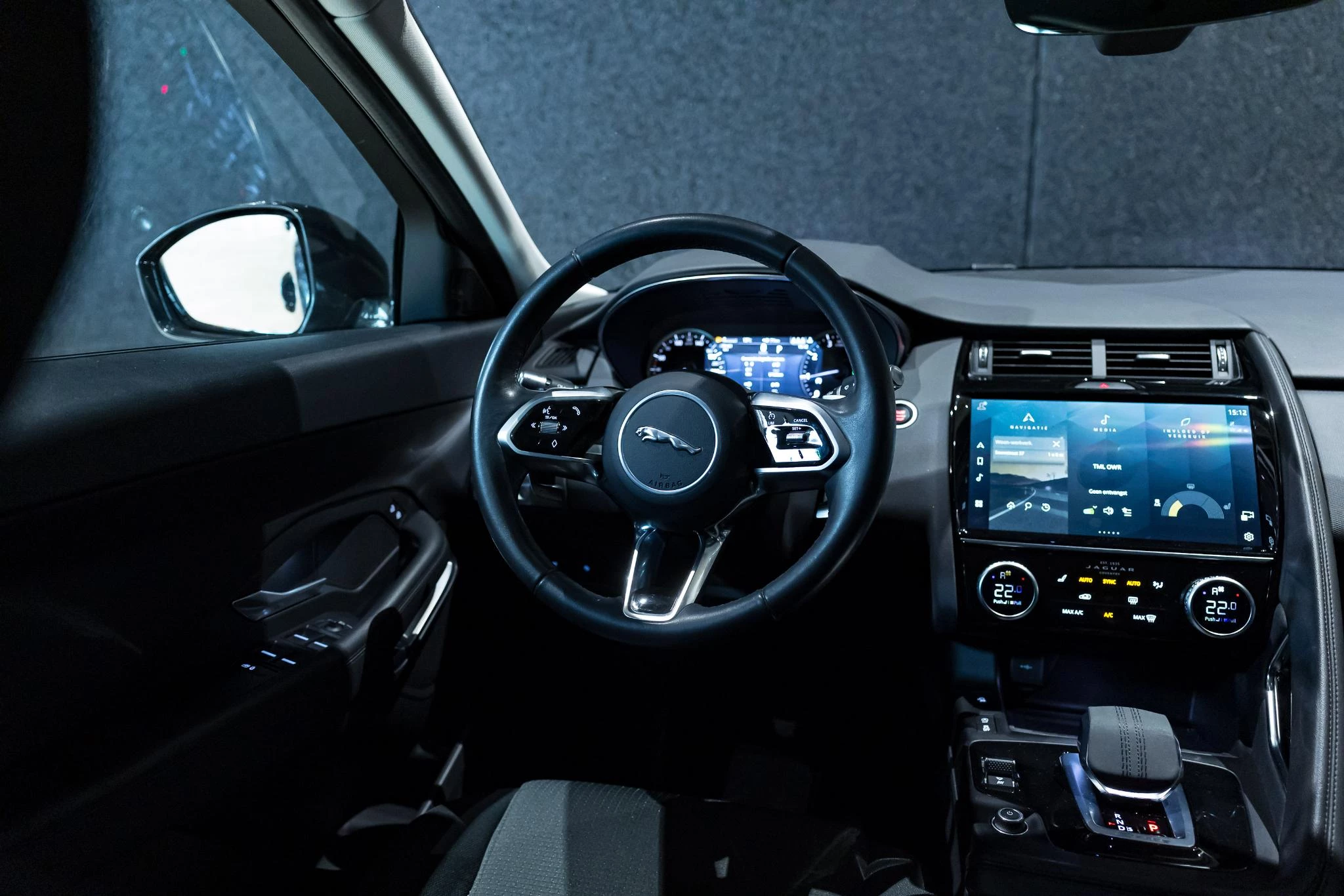 Jaguar-E-PACE-image-10