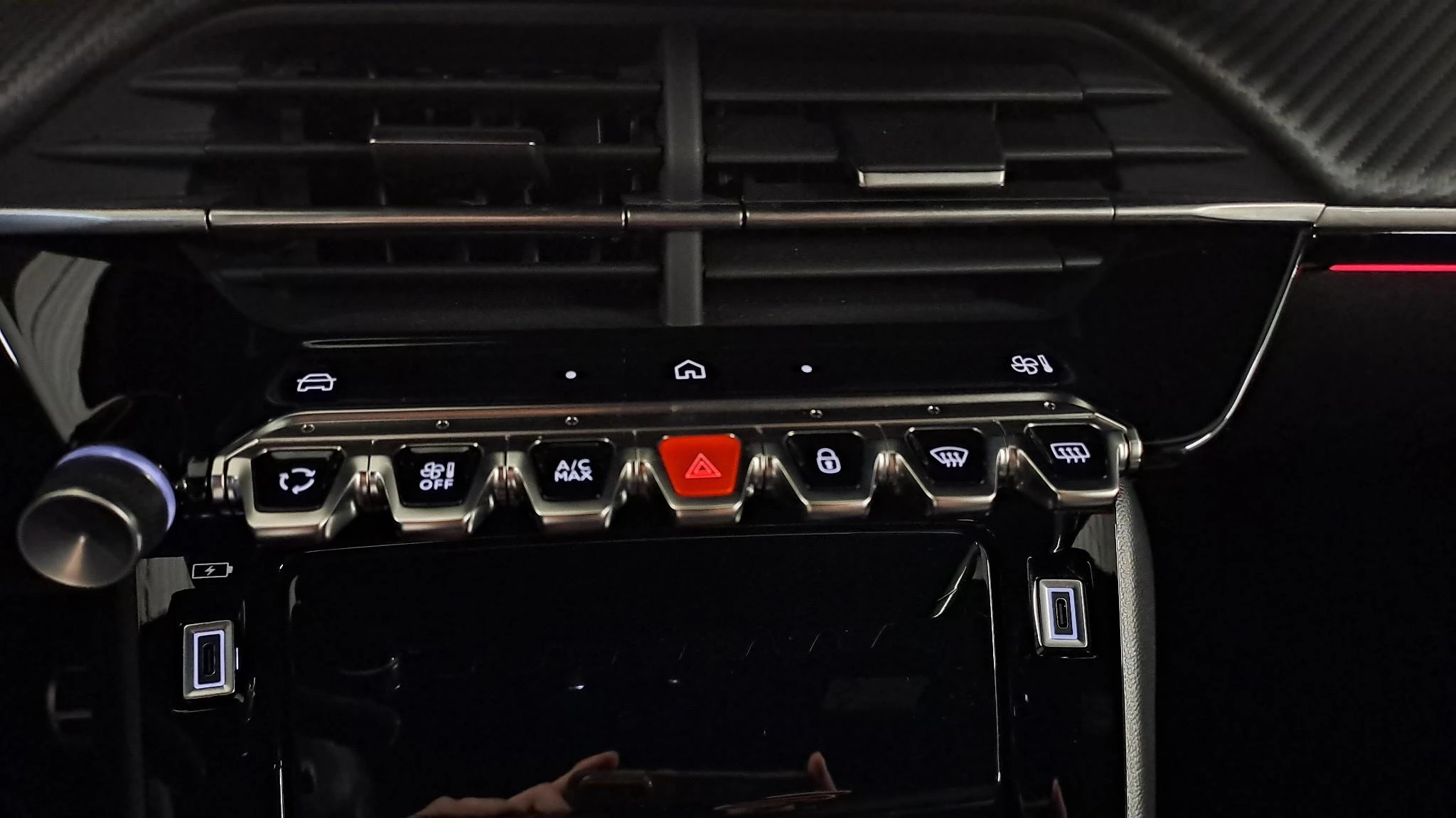 Peugeot-208-image-19