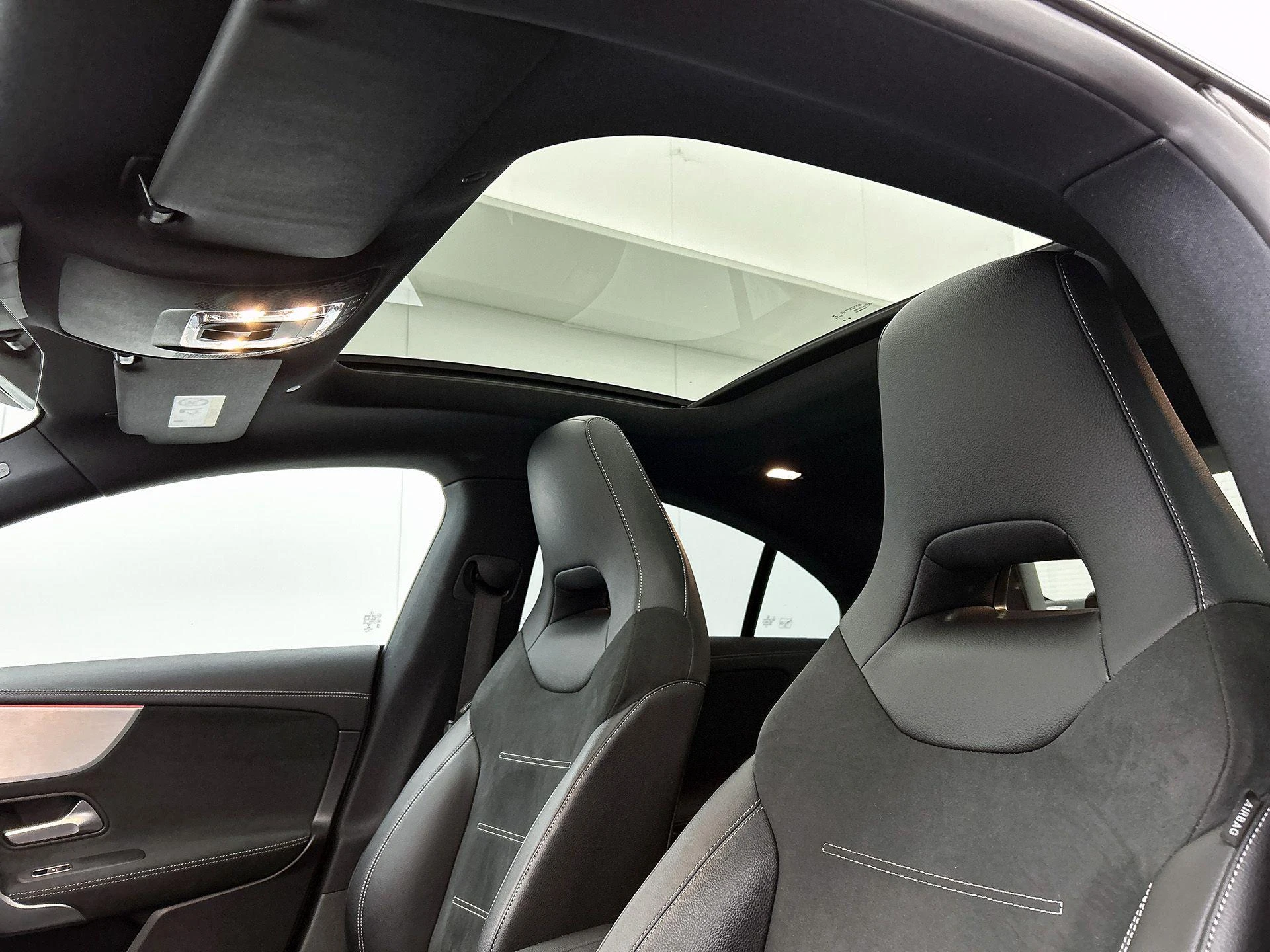 Mercedes-Benz-CLA-image-29