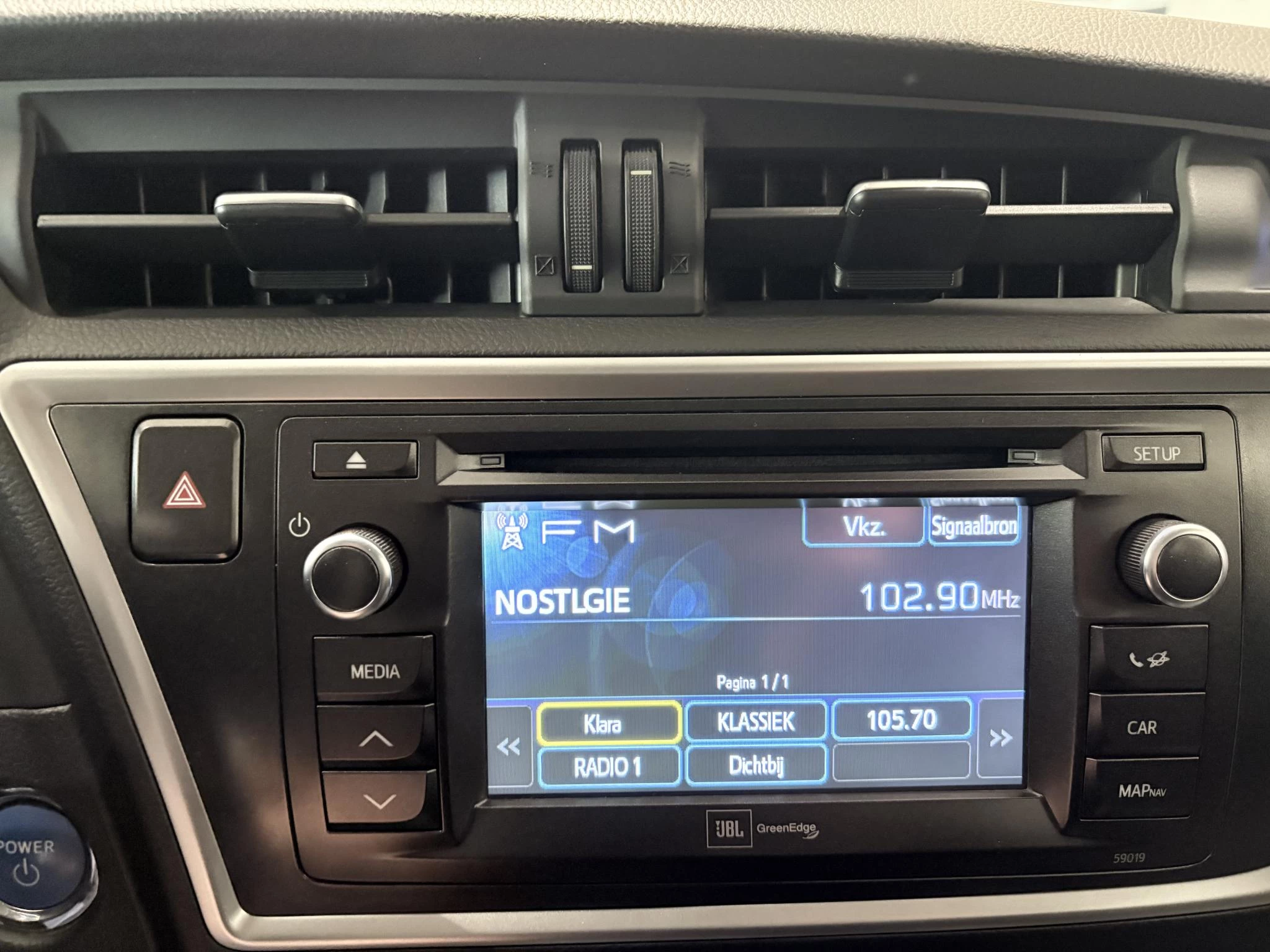 Toyota-Auris-image-18