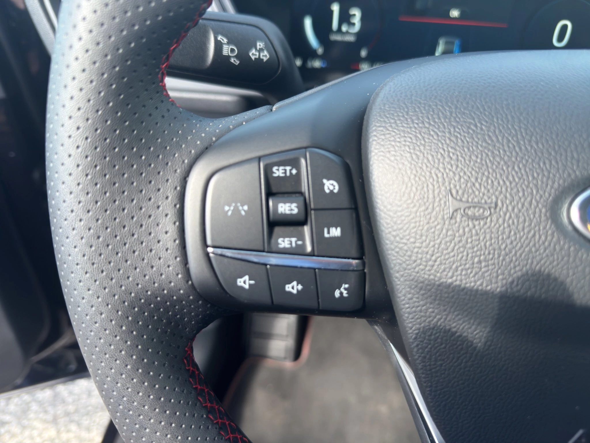 Ford Kuga ST-Line Aut.*KAM*LED-MATRIX*NAVI*GRA*WINTER-PKT.