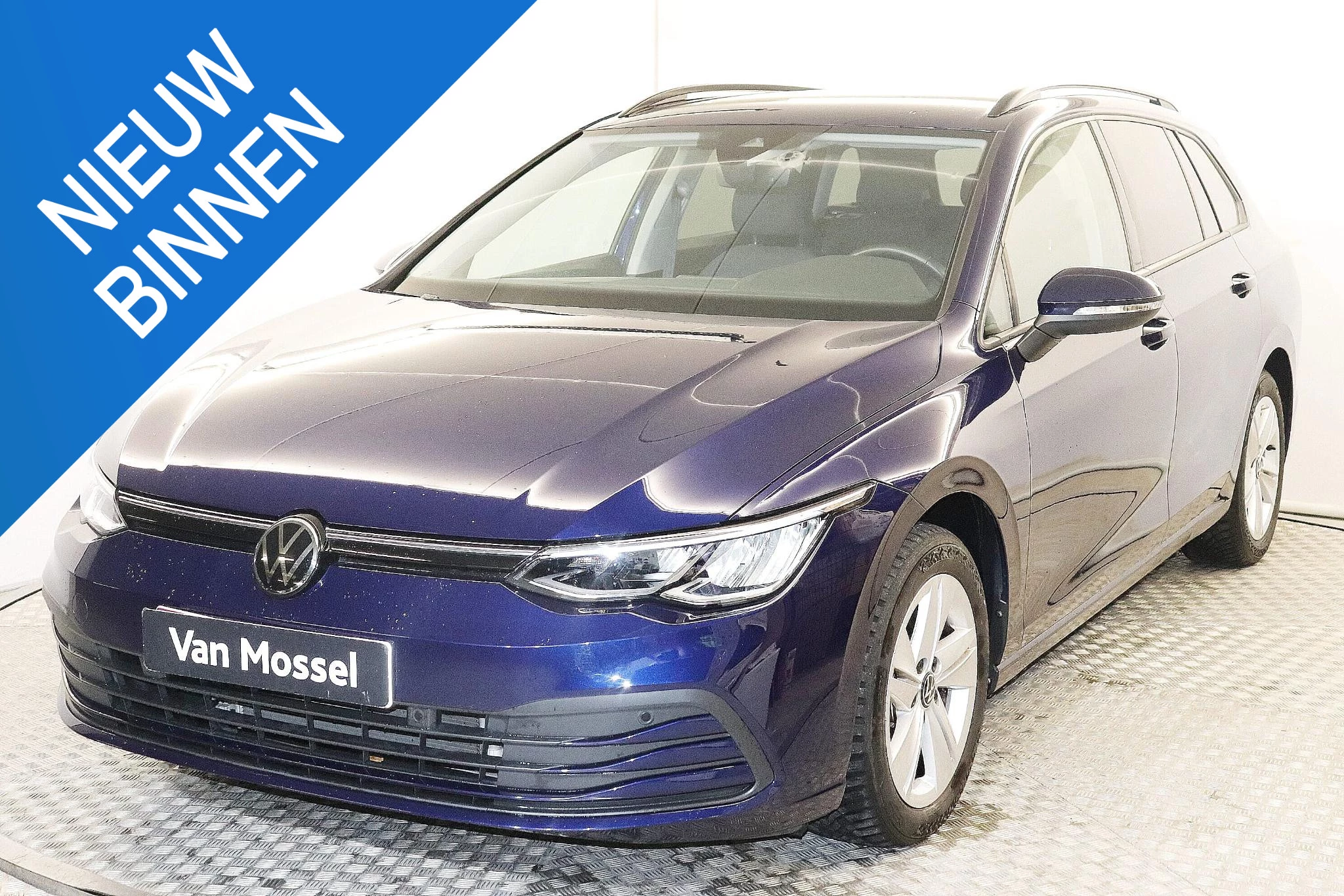 Volkswagen-Golf-image-0