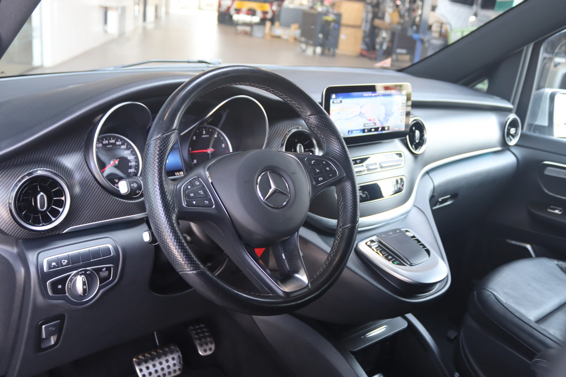Mercedes-Benz-V-Klasse-image-5