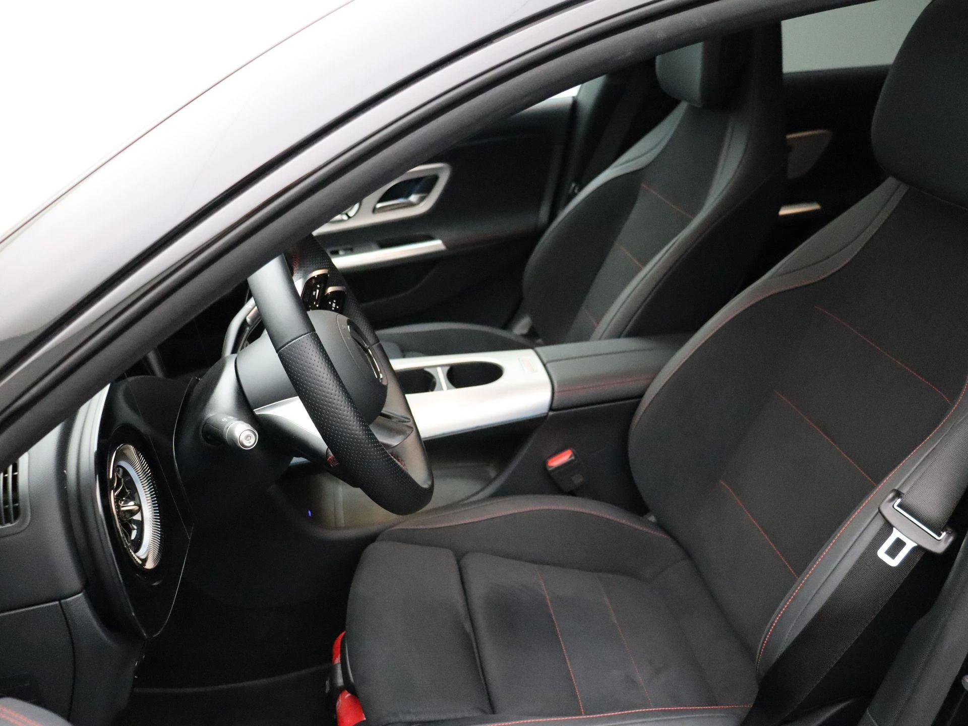 Mercedes-Benz-CLA-image-11